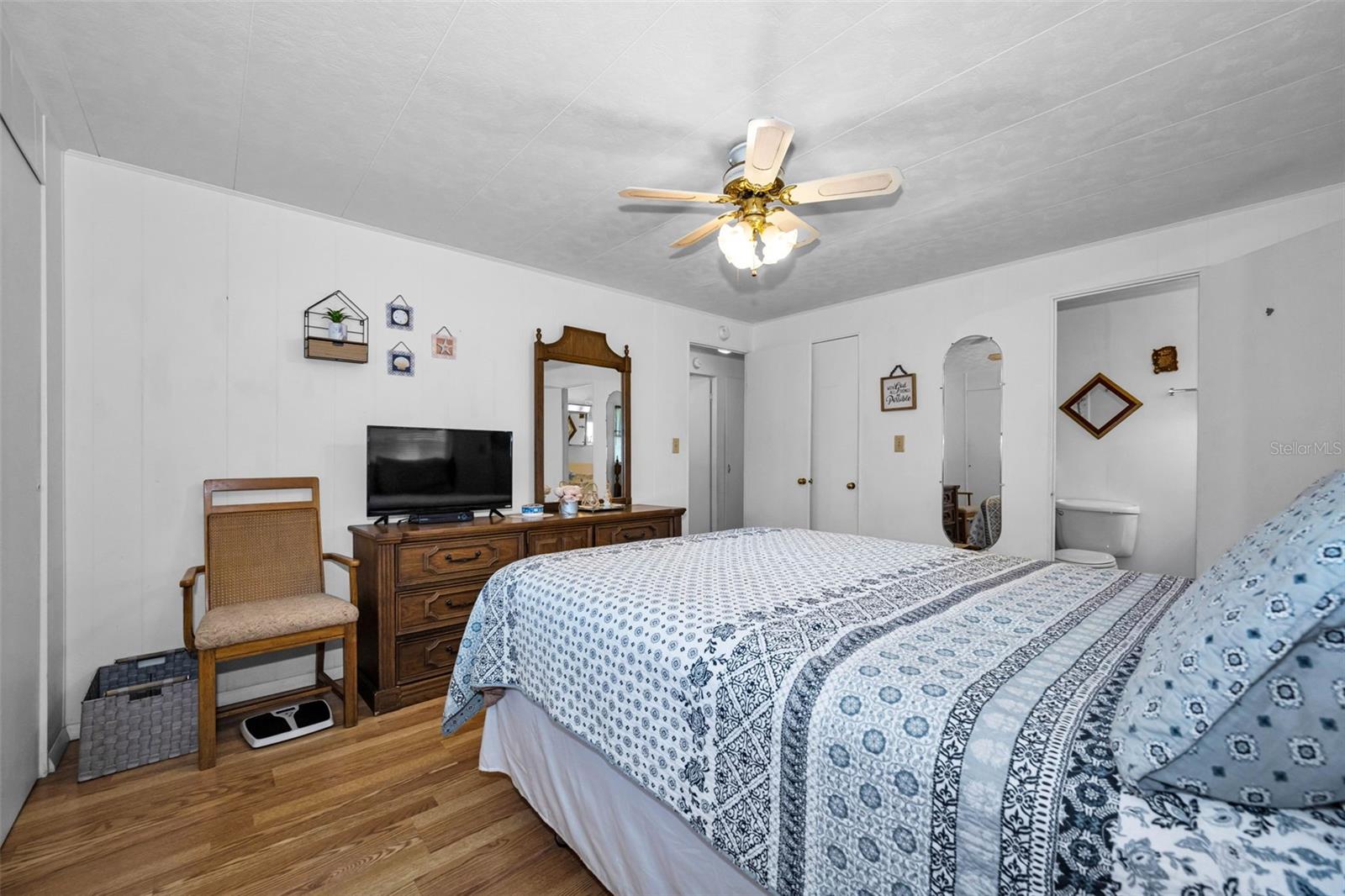 Image 33 of 87 For 29 Concord Lane 11