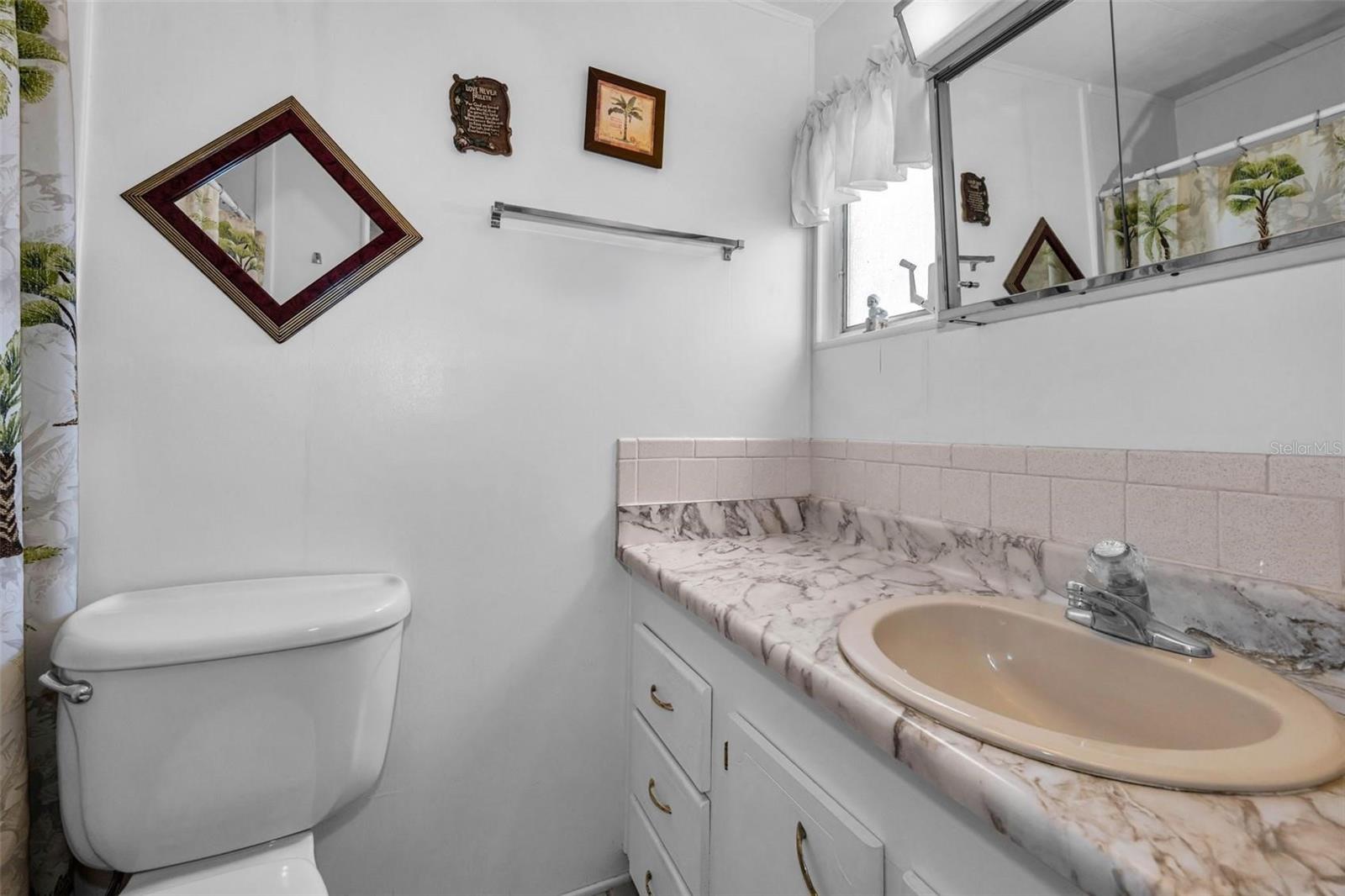 Image 34 of 87 For 29 Concord Lane 11