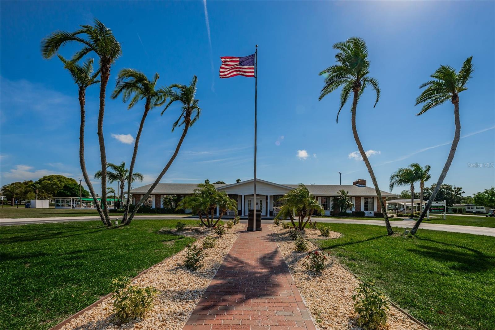 Image 43 of 87 For 29 Concord Lane 11