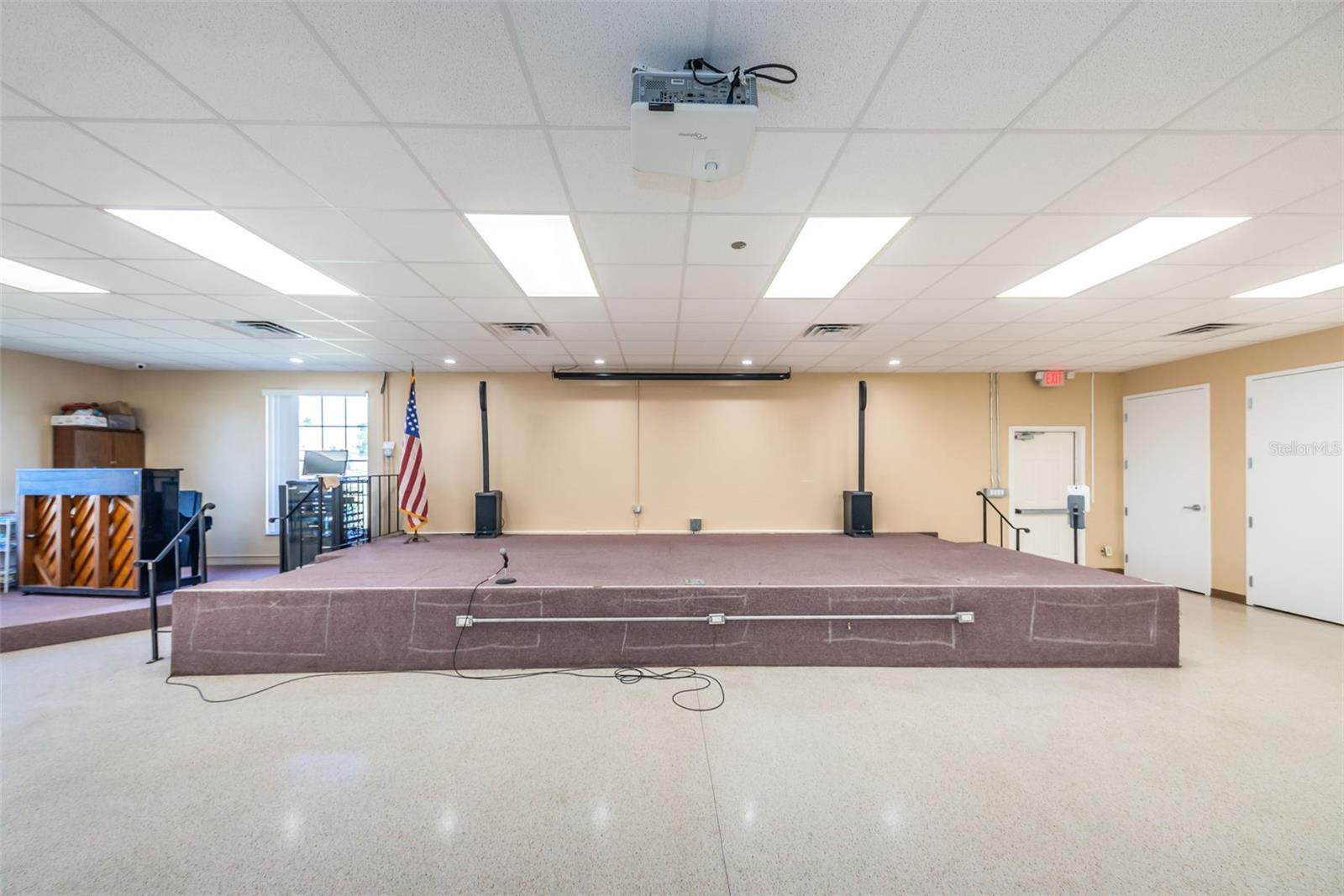 Image 50 of 87 For 29 Concord Lane 11