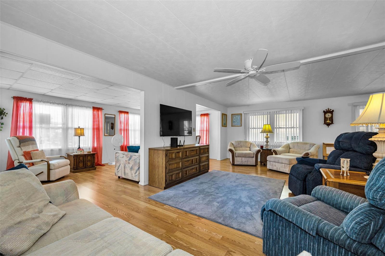 Image 8 of 87 For 29 Concord Lane 11