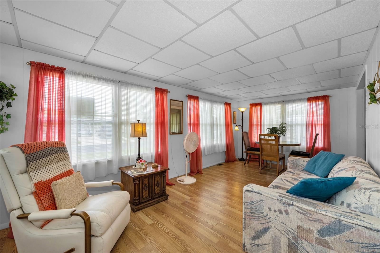 Image 9 of 87 For 29 Concord Lane 11