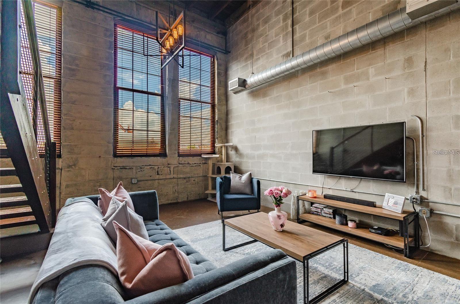 Image 6 of 28 For 2001 2nd Avenue 20