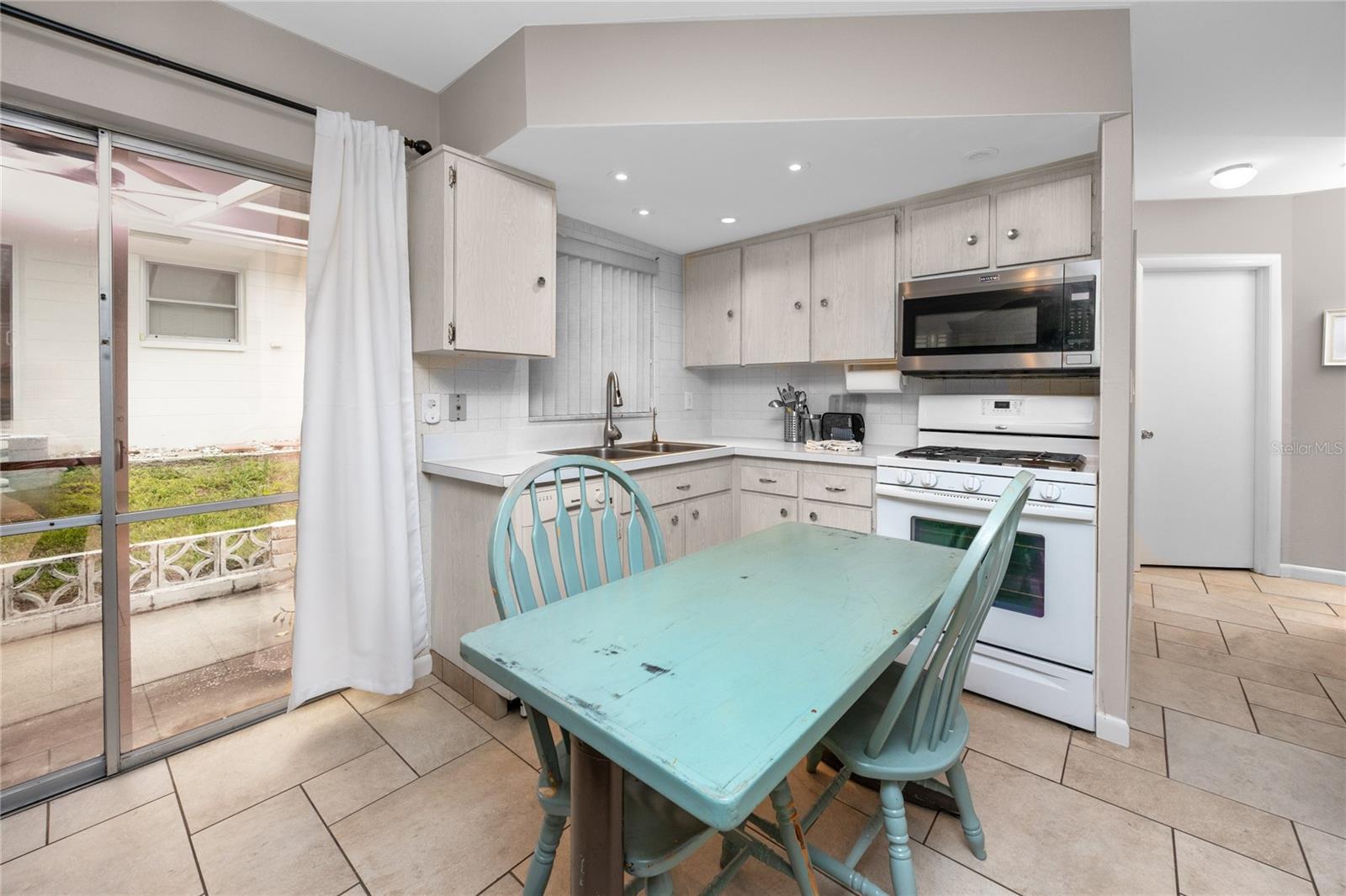 Image 13 of 42 For 12400 Park Boulevard 417