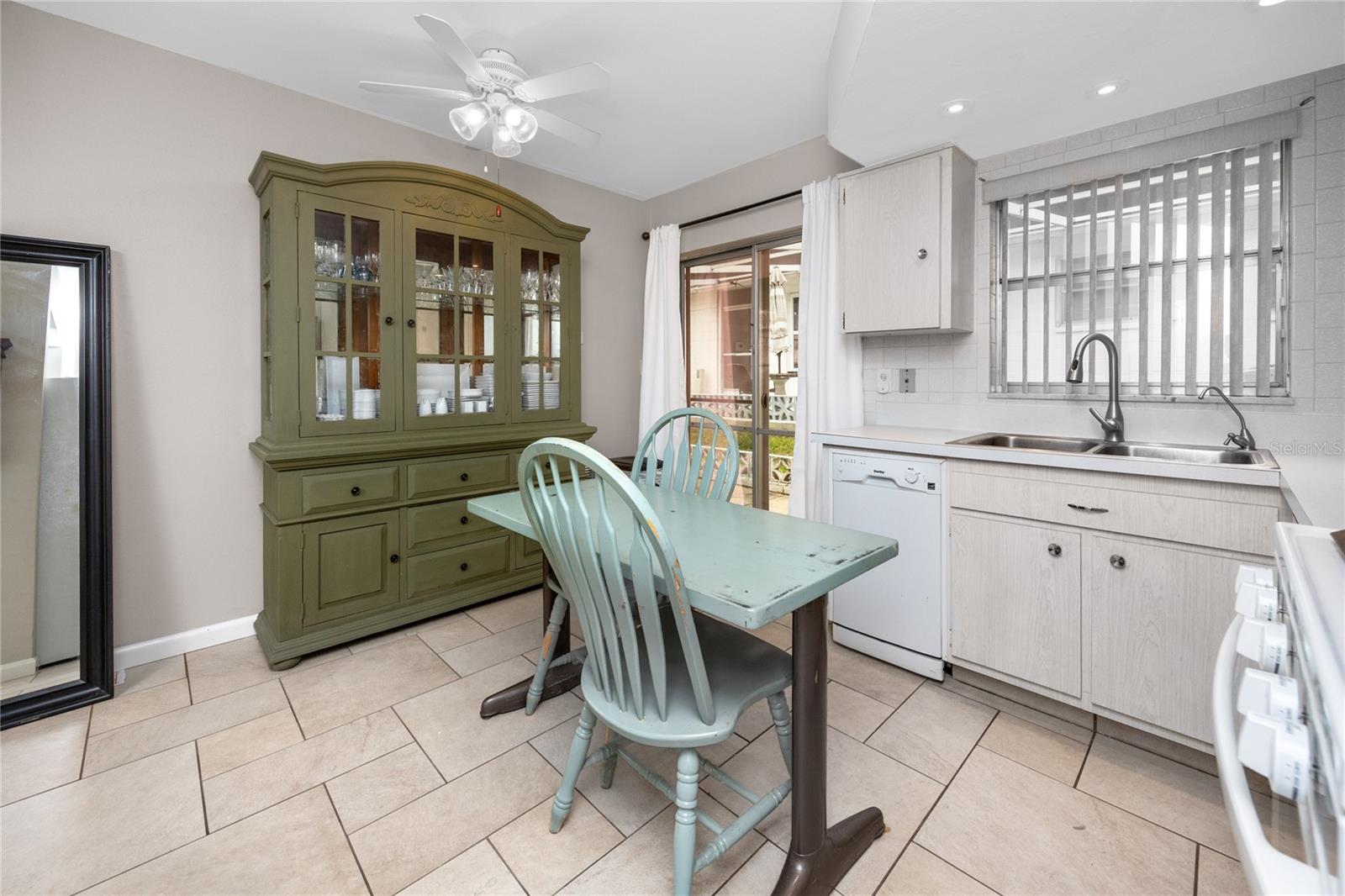 Image 14 of 42 For 12400 Park Boulevard 417