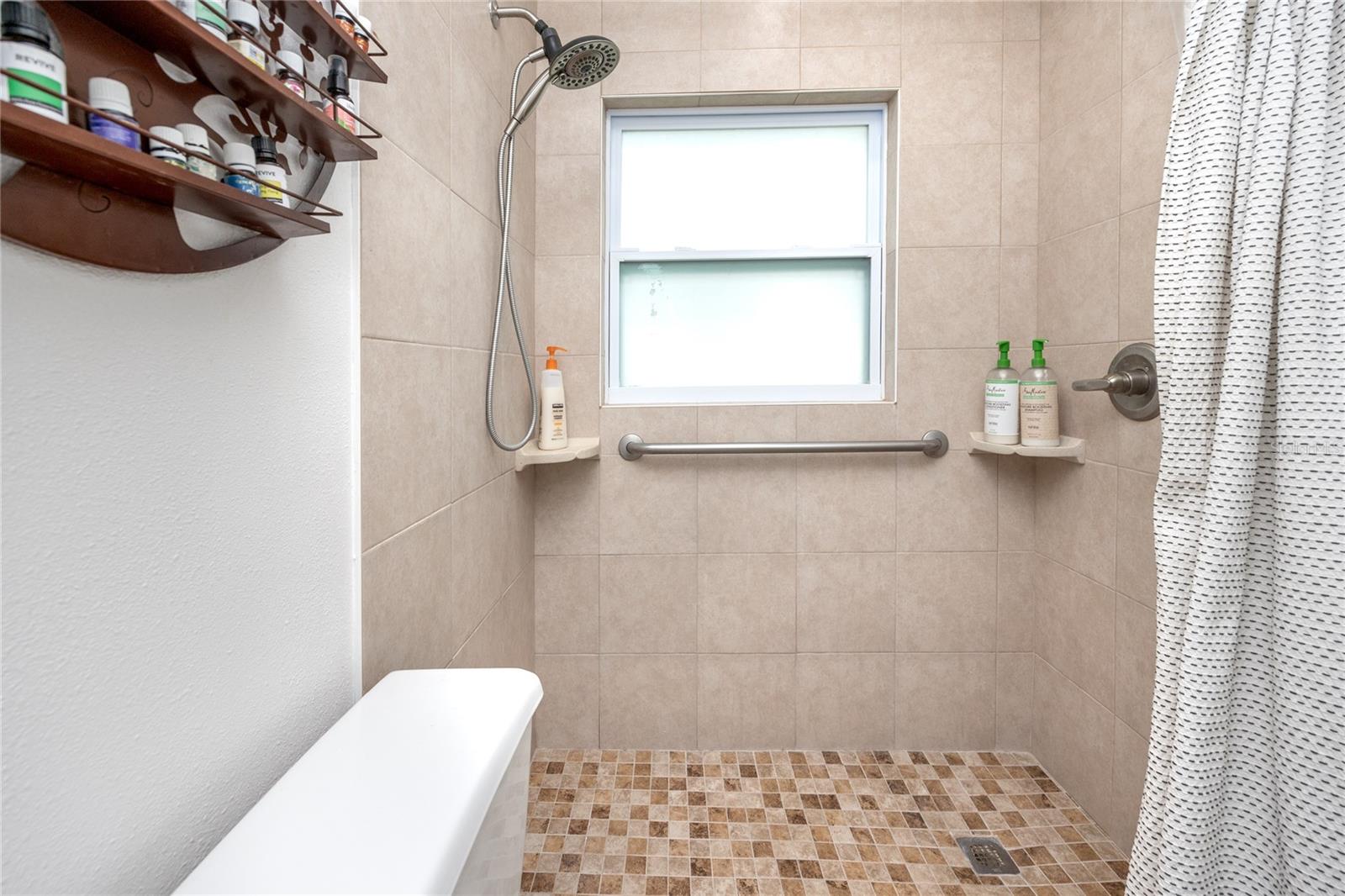 Image 21 of 42 For 12400 Park Boulevard 417