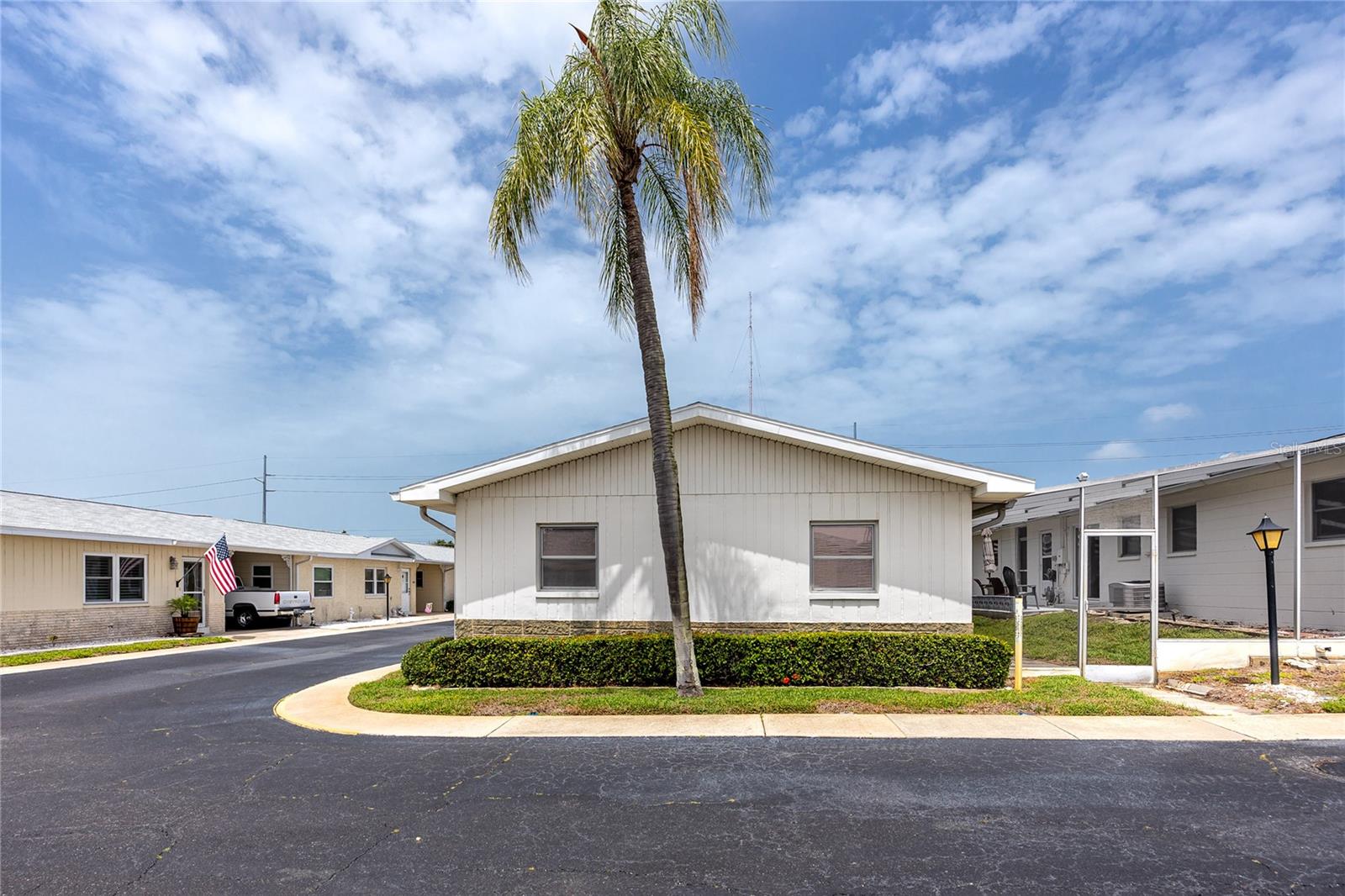 Image 3 of 42 For 12400 Park Boulevard 417