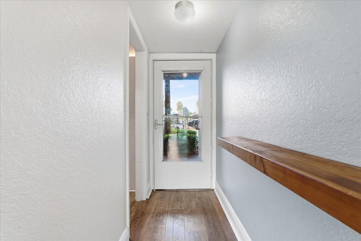 Listing photo id 10 for 2616 Cove Cay Drive 105