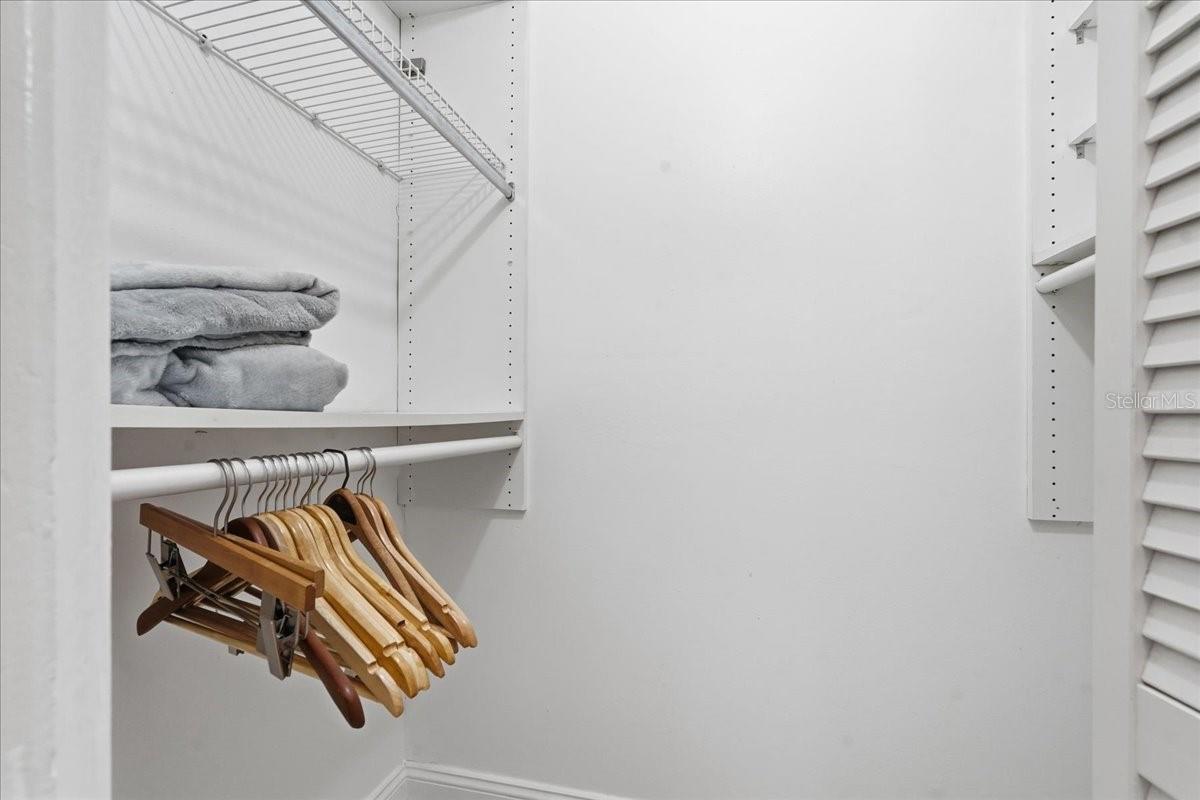 Listing photo id 20 for 2616 Cove Cay Drive 105