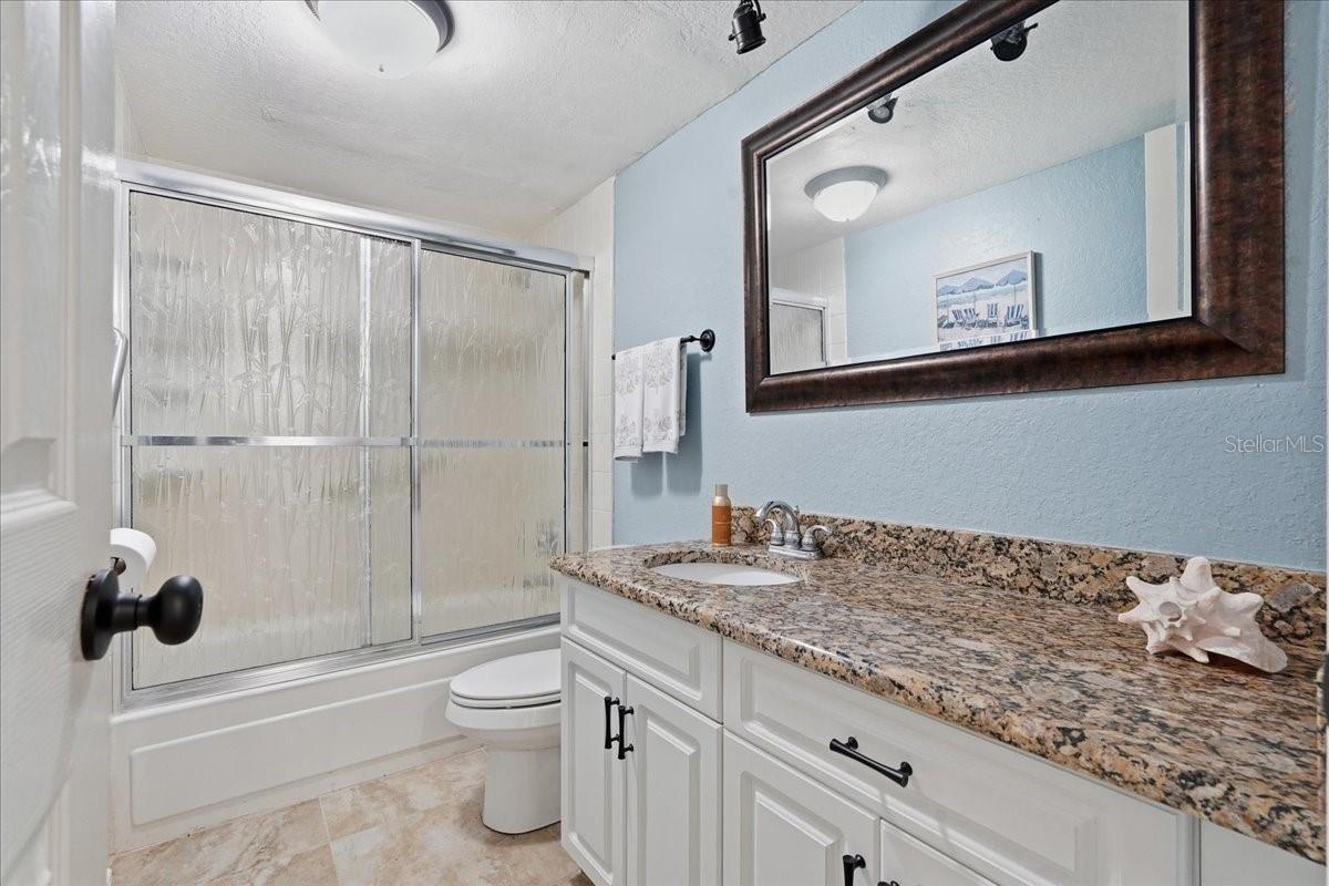 Listing photo id 26 for 2616 Cove Cay Drive 105