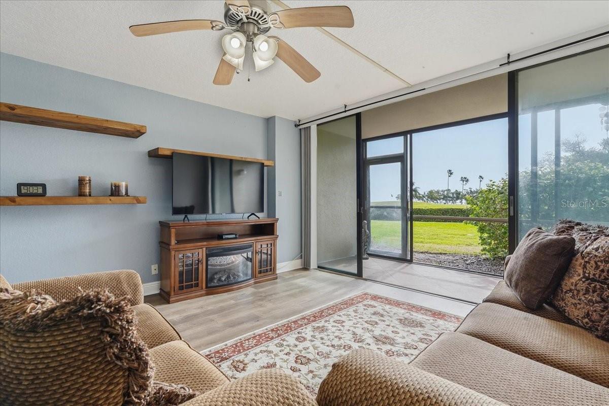 Listing photo id 1 for 2616 Cove Cay Drive 105