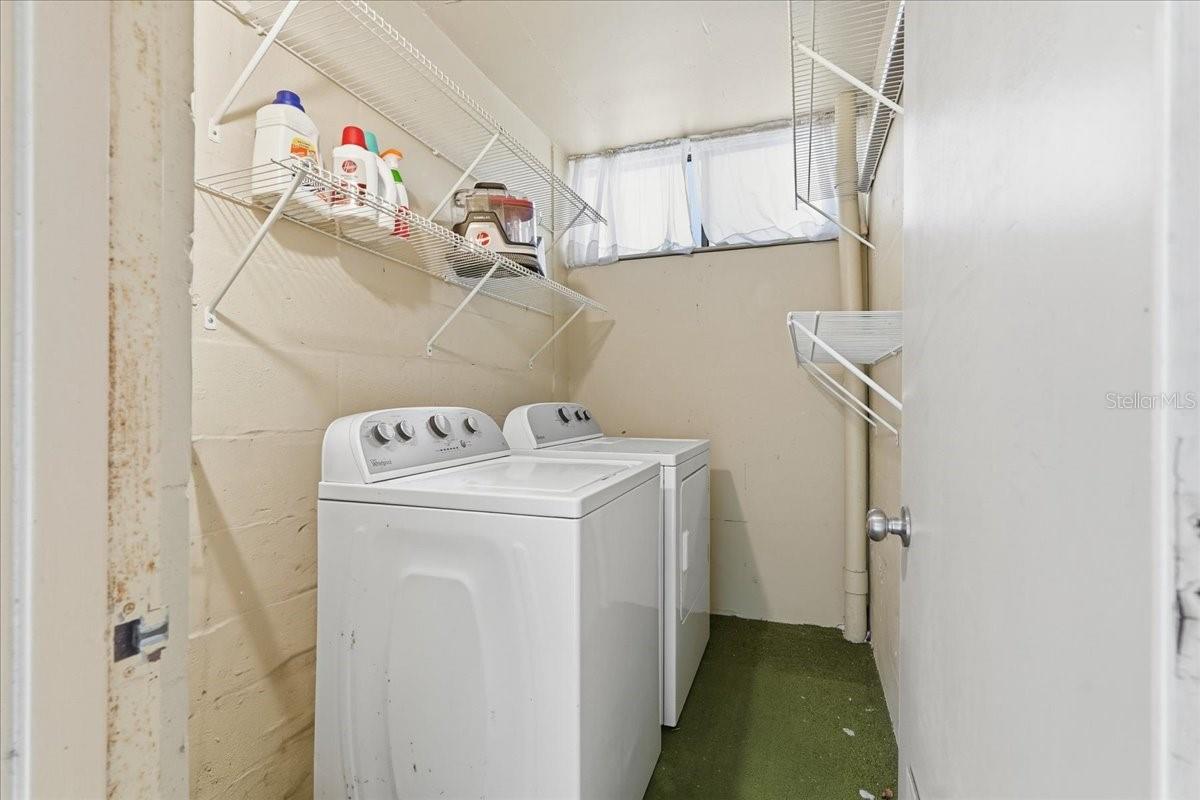 Listing photo id 29 for 2616 Cove Cay Drive 105