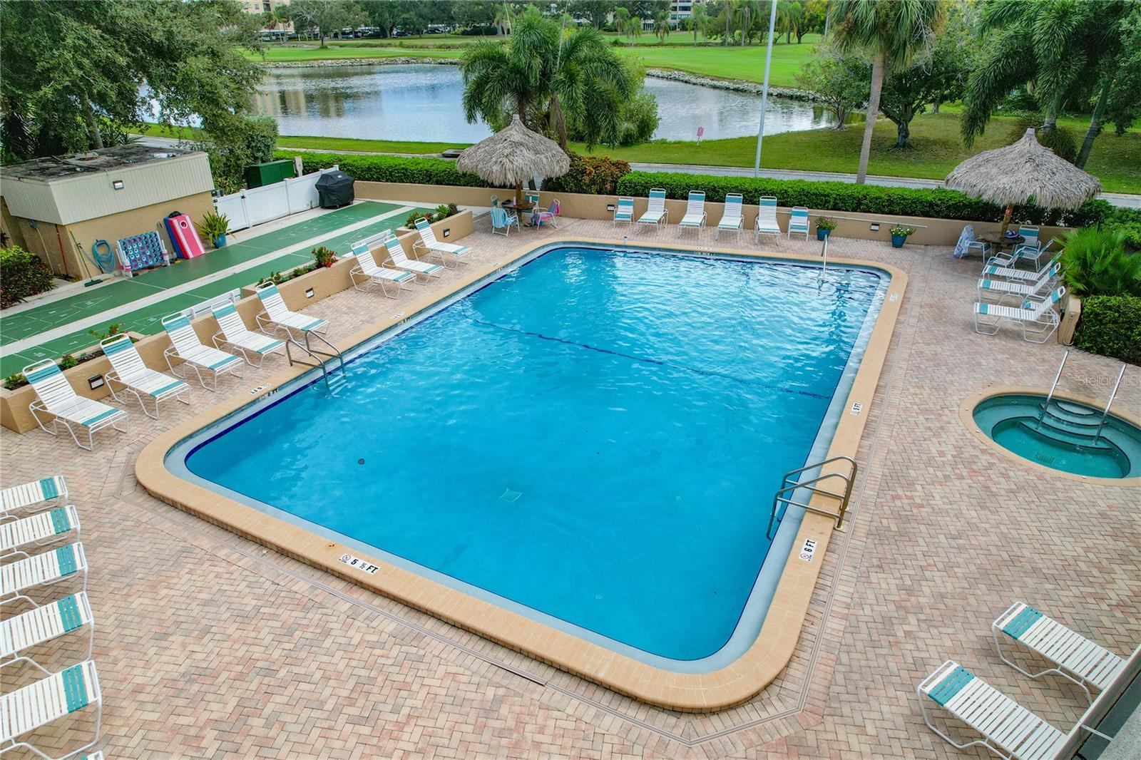 Listing photo id 32 for 2616 Cove Cay Drive 105
