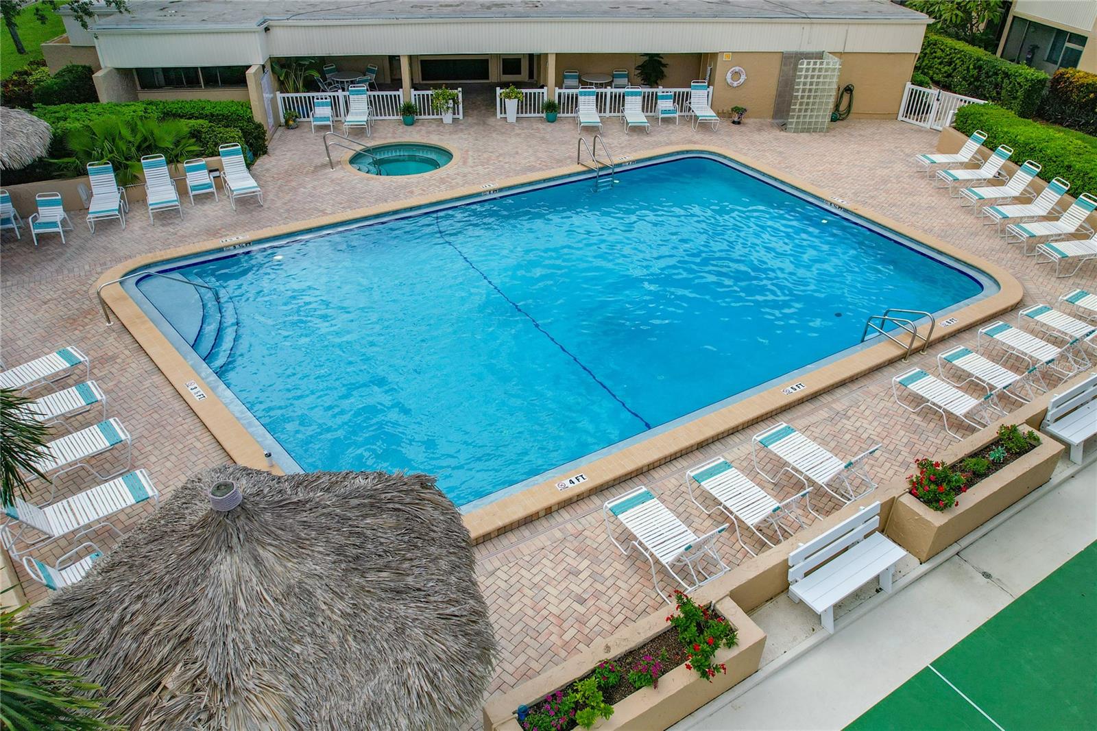 Listing photo id 34 for 2616 Cove Cay Drive 105