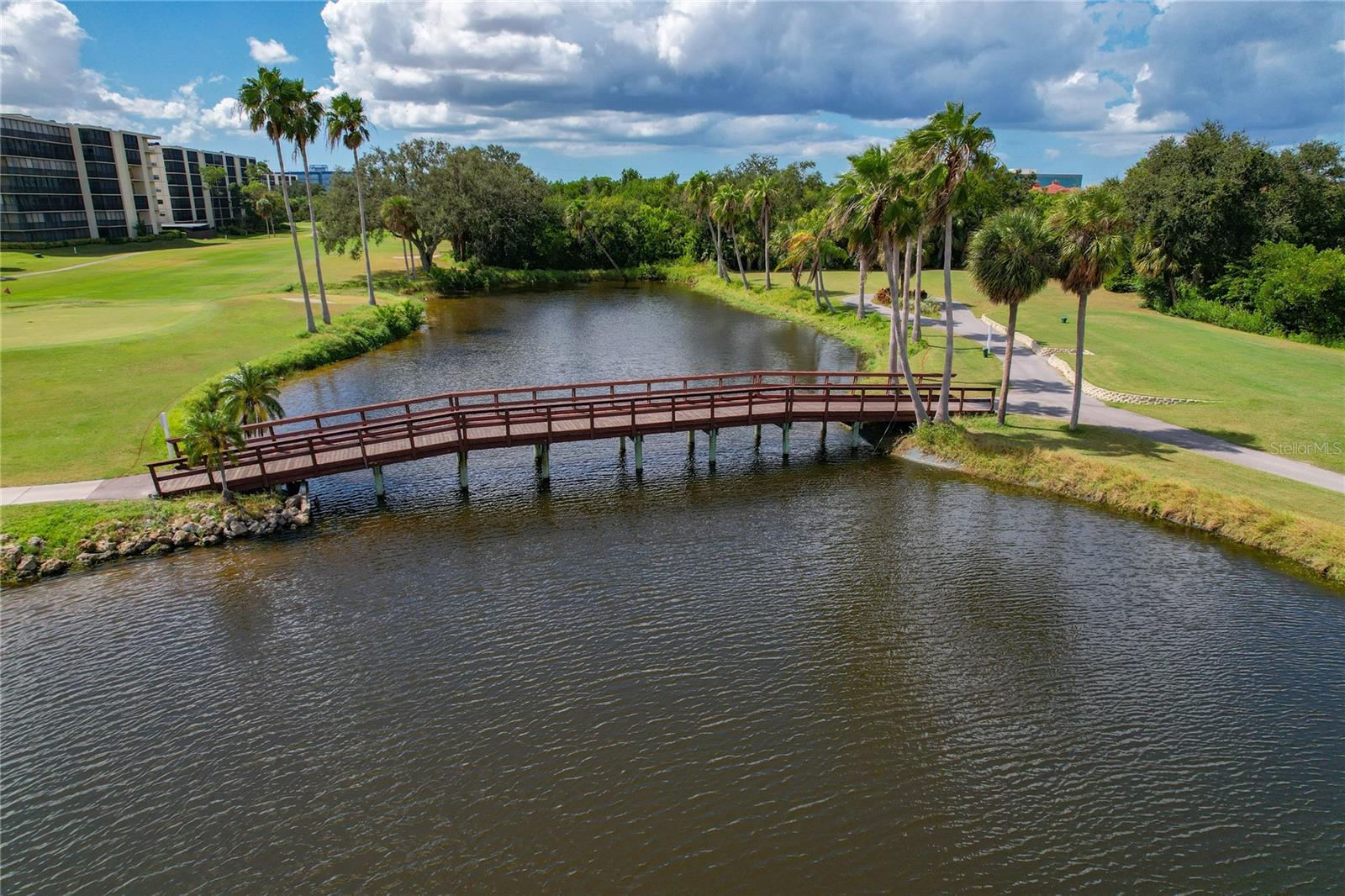 Listing photo id 36 for 2616 Cove Cay Drive 105