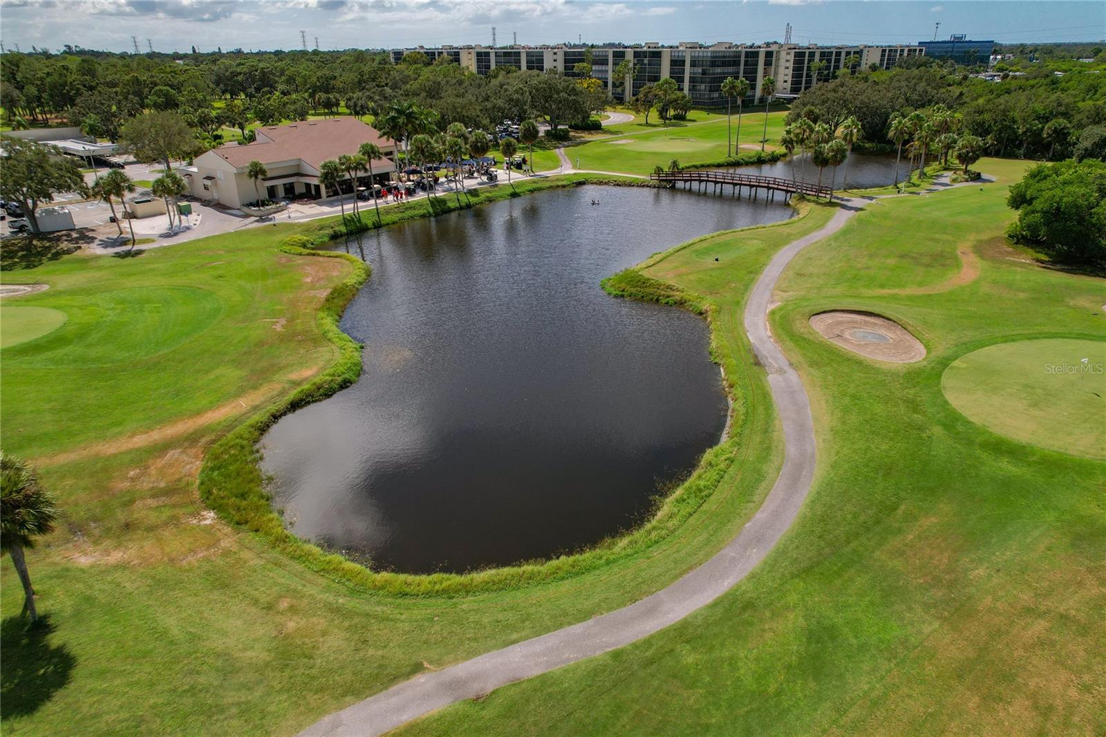 Listing photo id 37 for 2616 Cove Cay Drive 105