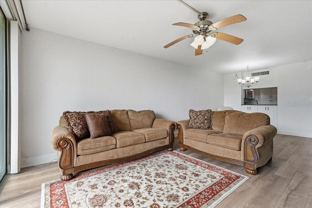 Listing photo id 2 for 2616 Cove Cay Drive 105