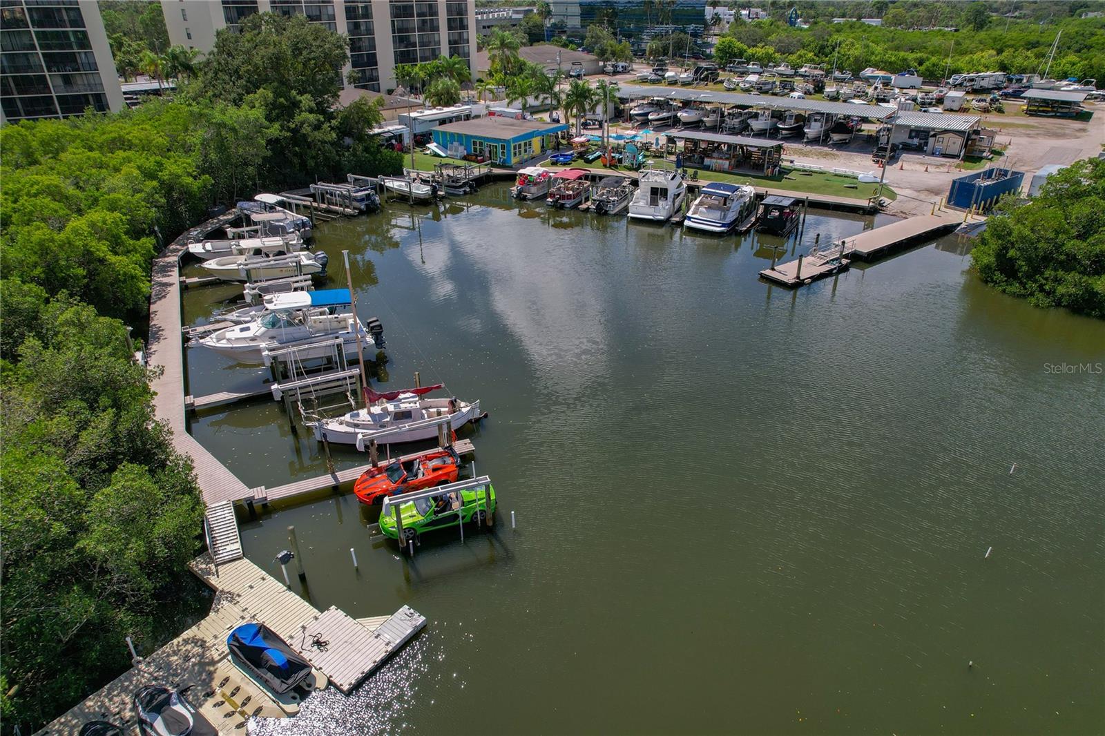 Listing photo id 40 for 2616 Cove Cay Drive 105