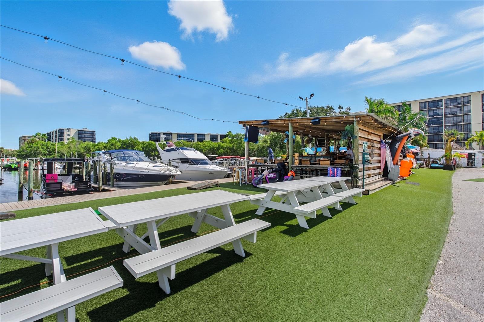 Listing photo id 44 for 2616 Cove Cay Drive 105