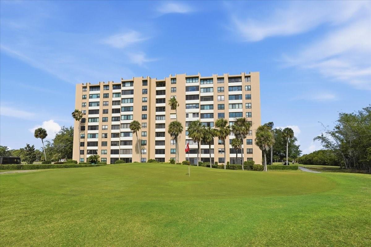 Listing photo id 58 for 2616 Cove Cay Drive 105