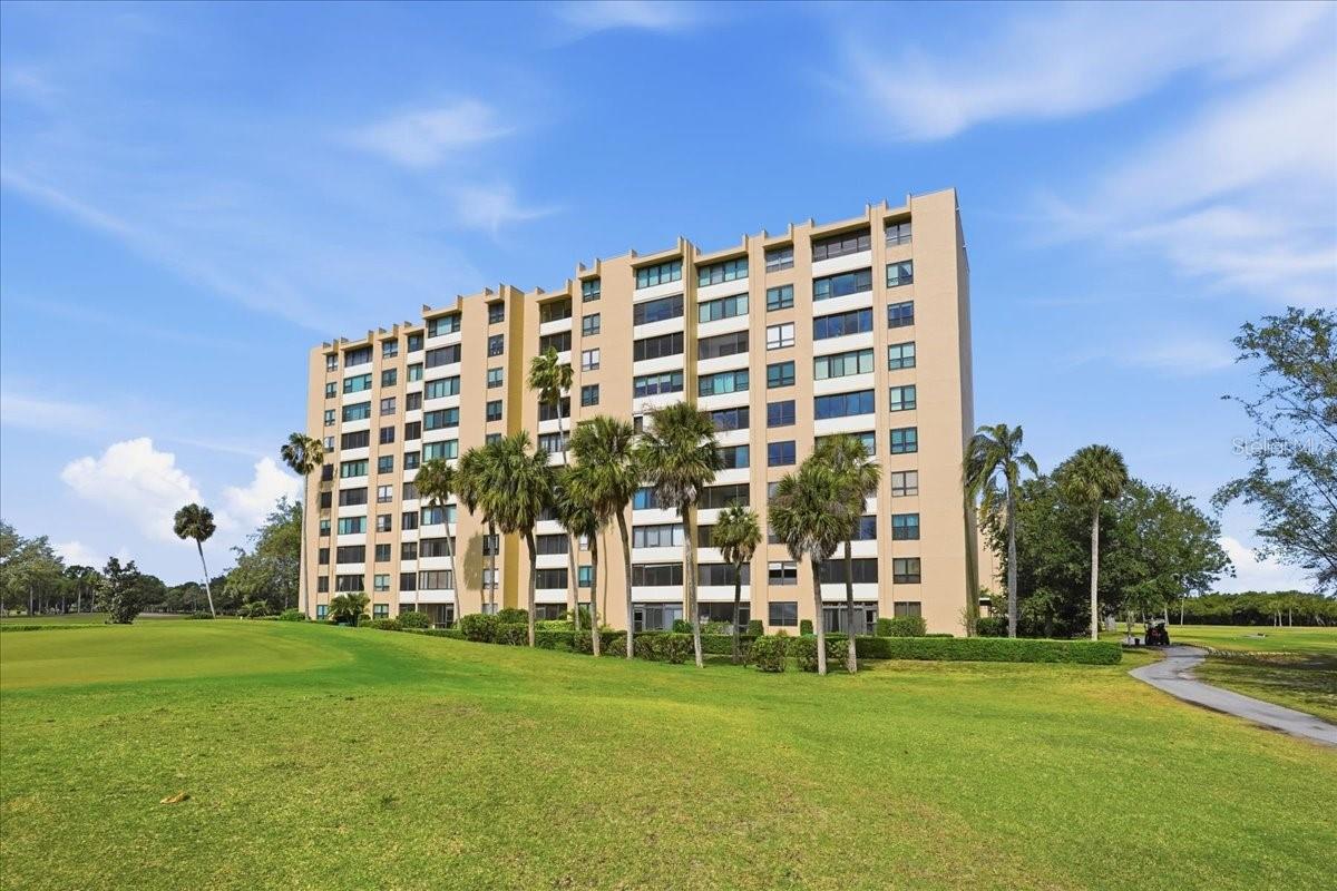 Listing photo id 59 for 2616 Cove Cay Drive 105