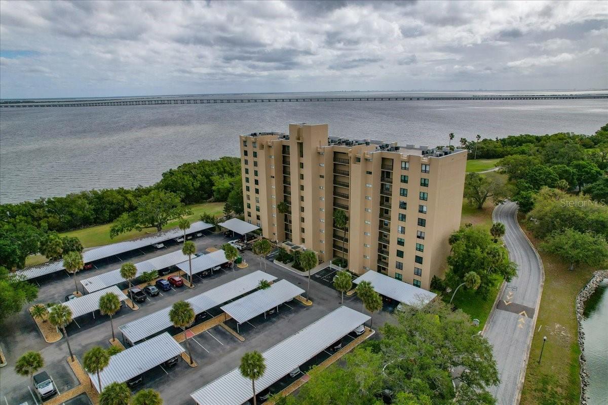 Listing photo id 67 for 2616 Cove Cay Drive 105