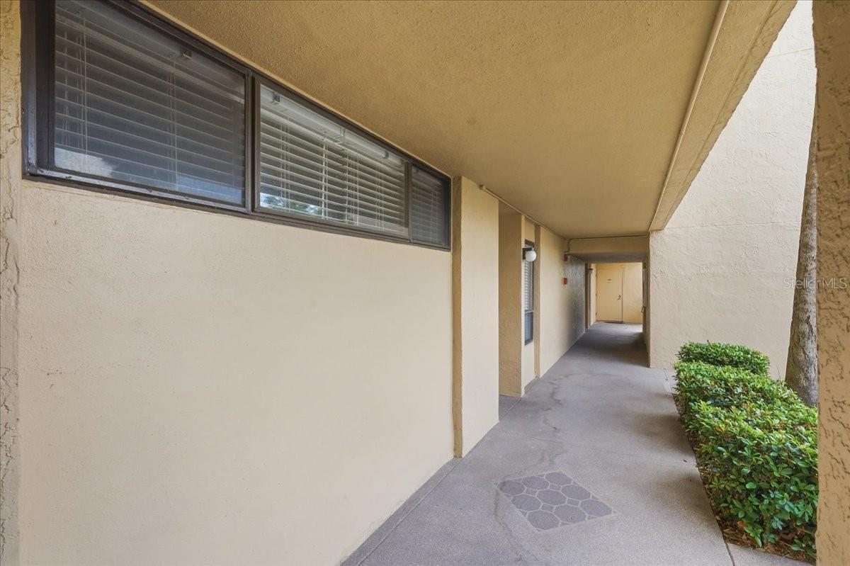 Listing photo id 78 for 2616 Cove Cay Drive 105