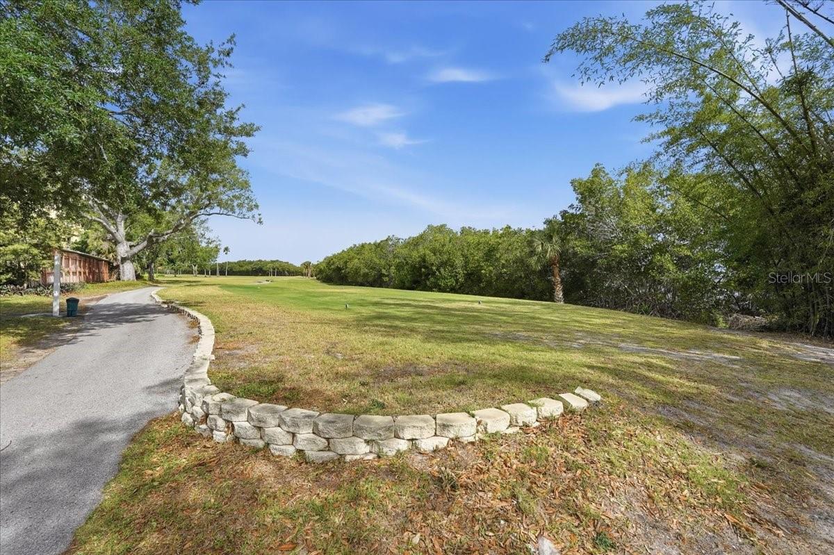 Listing photo id 81 for 2616 Cove Cay Drive 105