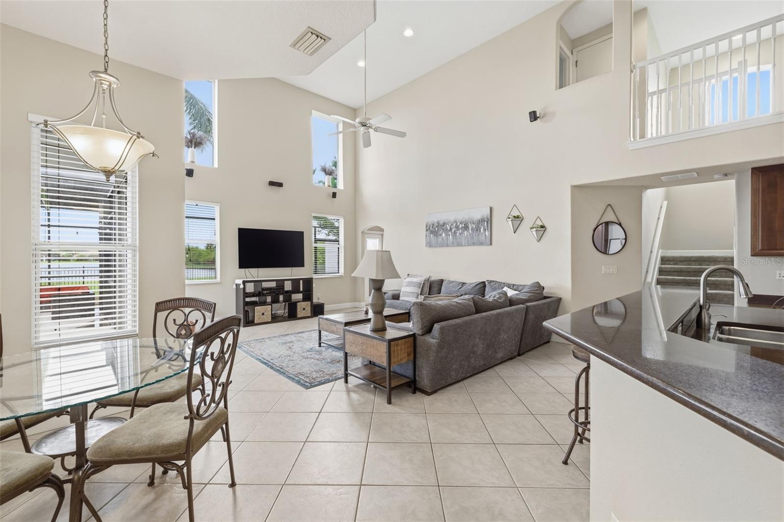 Listing photo id 9 for 522 Country Meadows Way