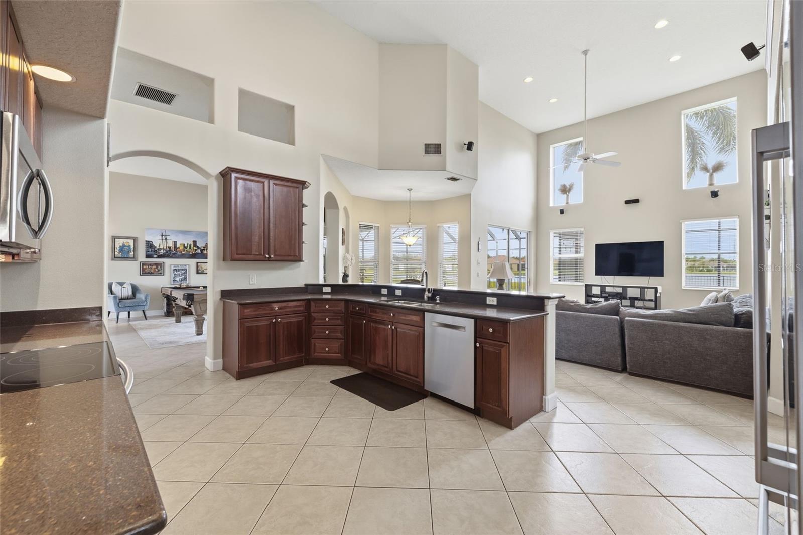 Listing photo id 11 for 522 Country Meadows Way