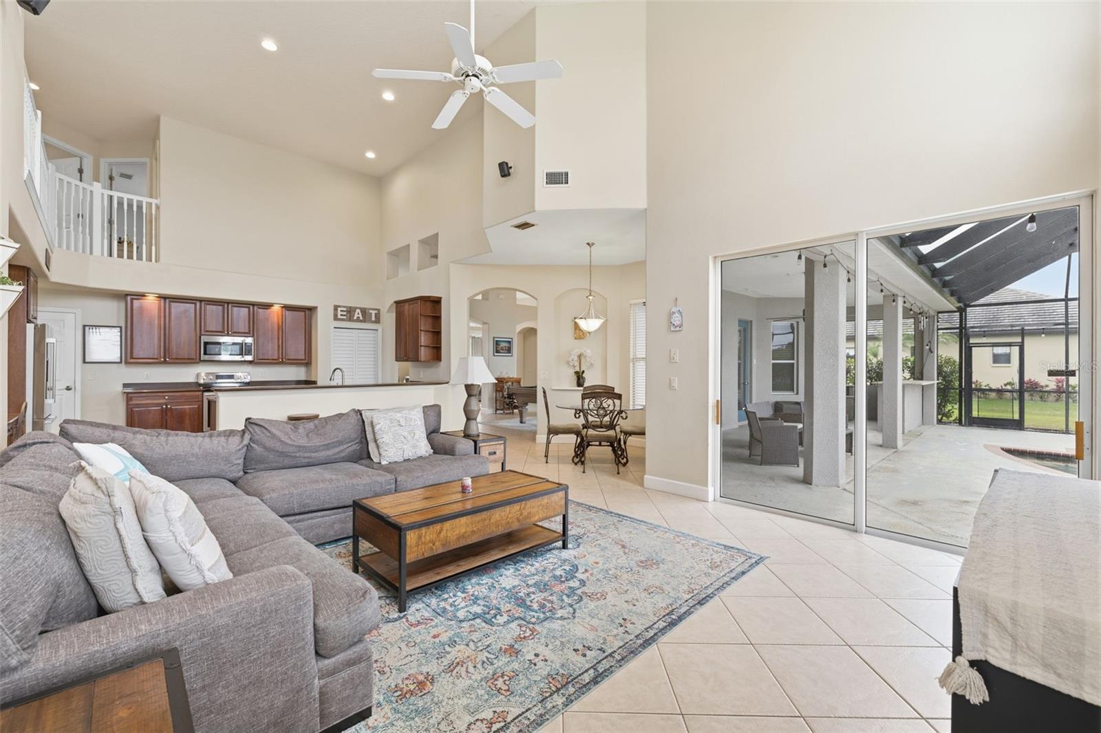 Listing photo id 16 for 522 Country Meadows Way