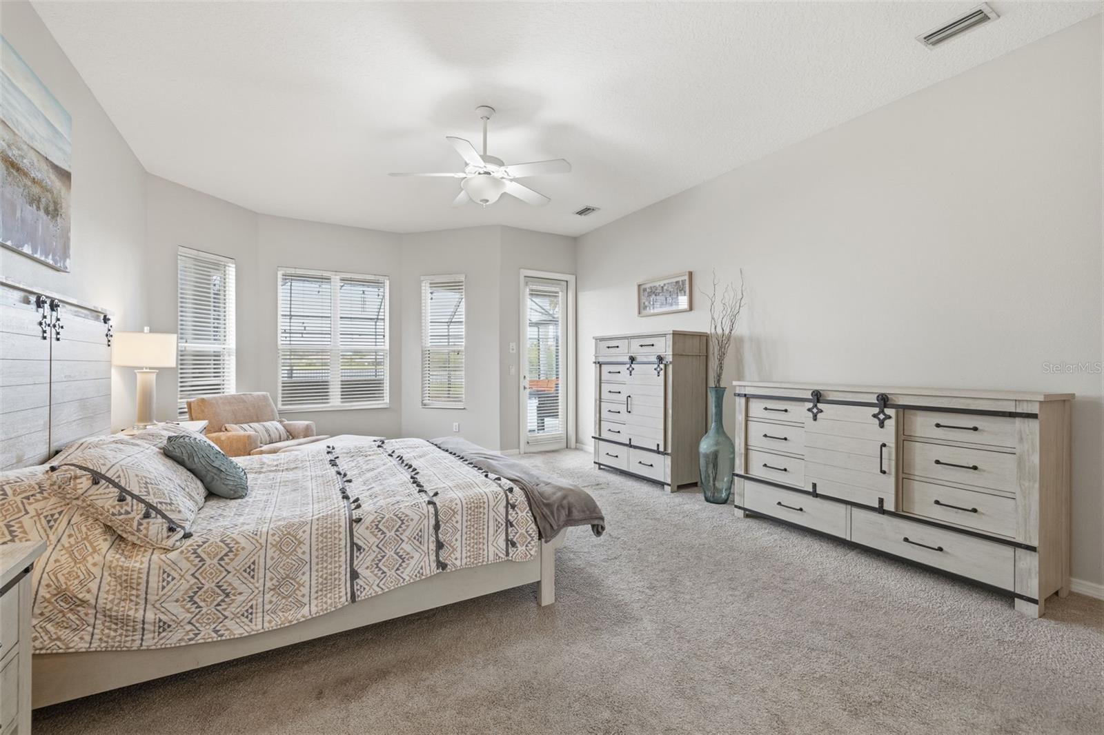 Listing photo id 20 for 522 Country Meadows Way