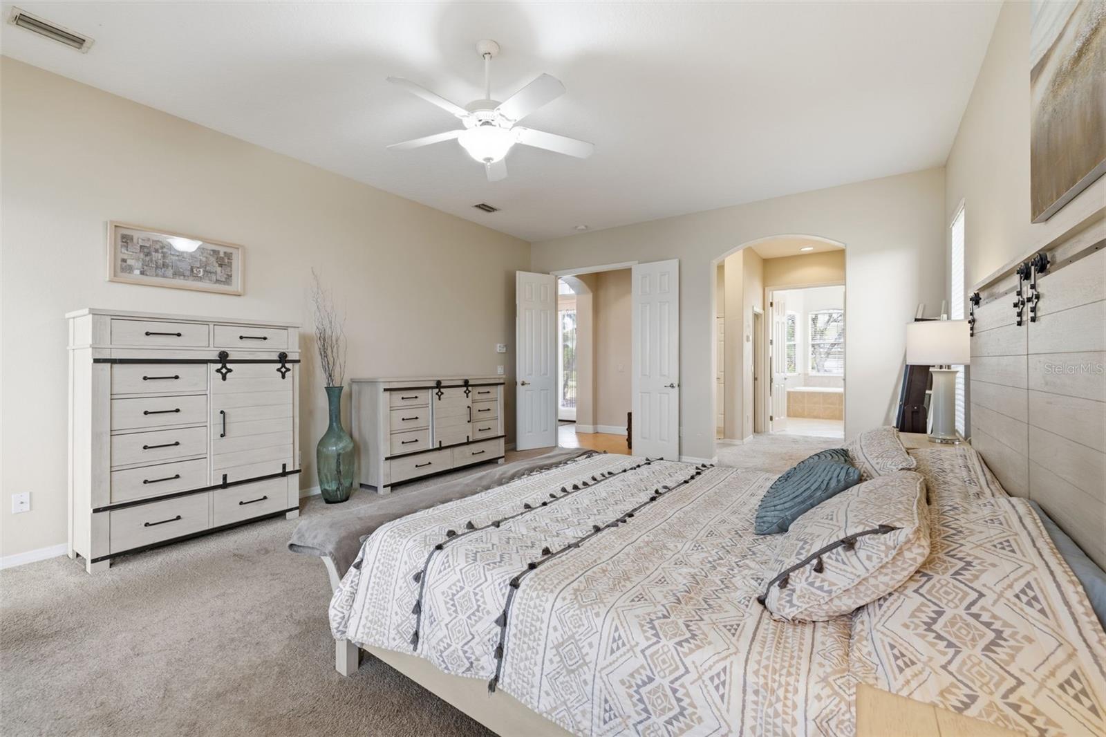 Listing photo id 21 for 522 Country Meadows Way