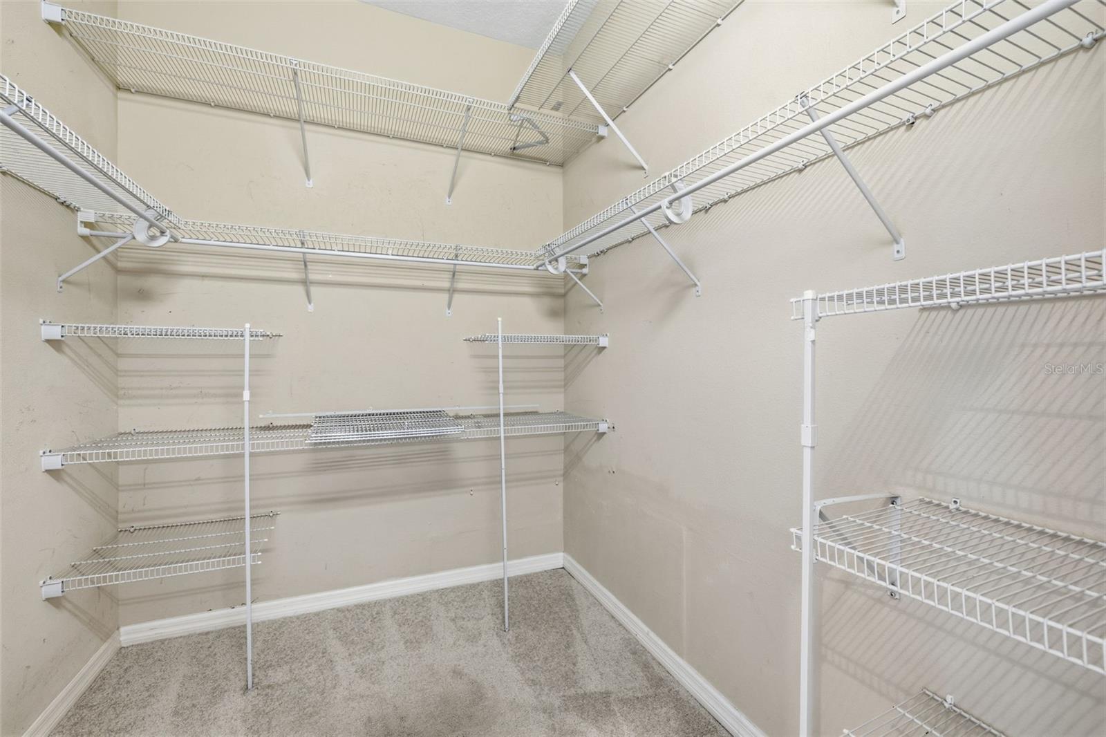 Listing photo id 23 for 522 Country Meadows Way