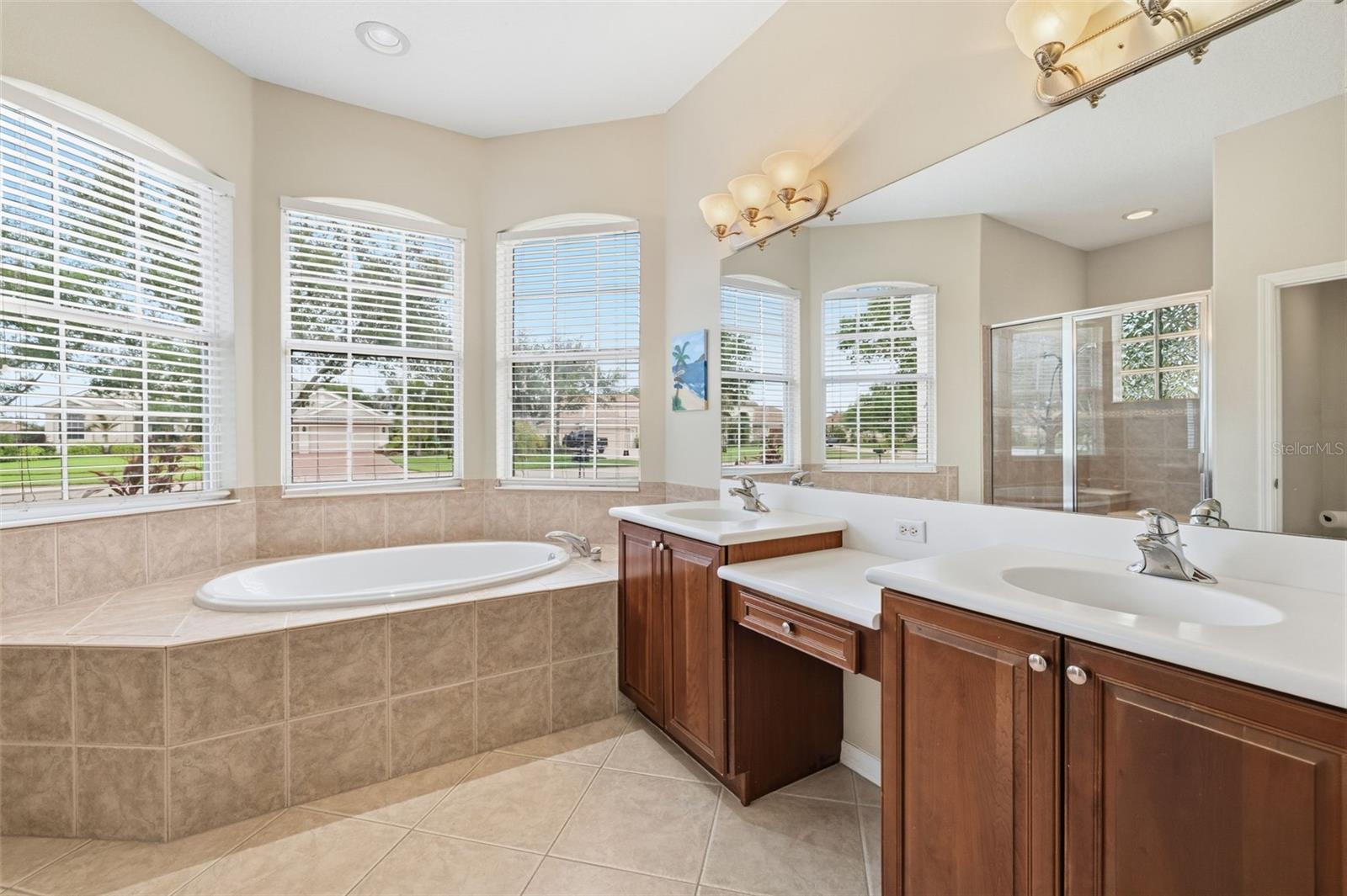 Listing photo id 25 for 522 Country Meadows Way