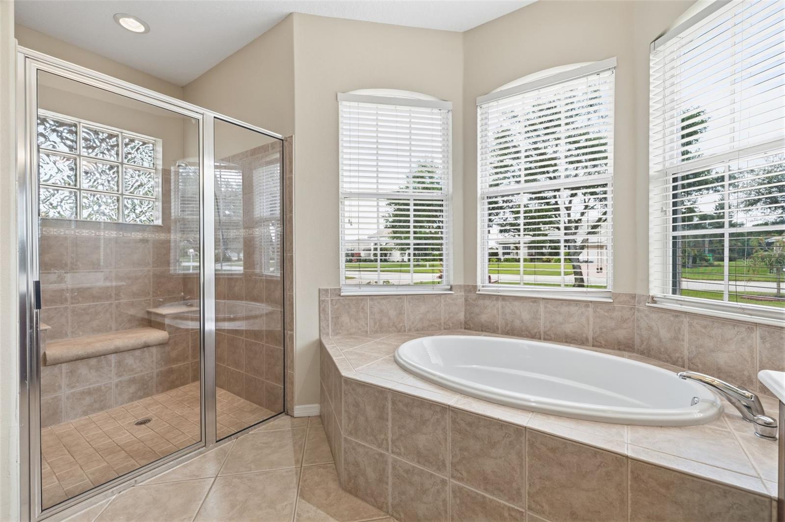 Listing photo id 26 for 522 Country Meadows Way