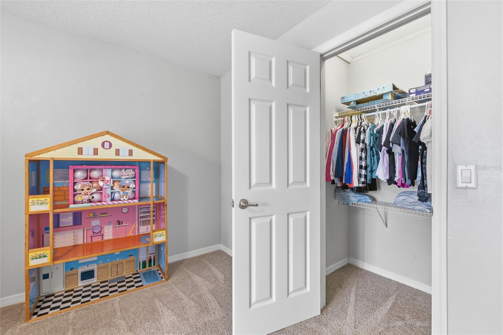 Listing photo id 31 for 522 Country Meadows Way