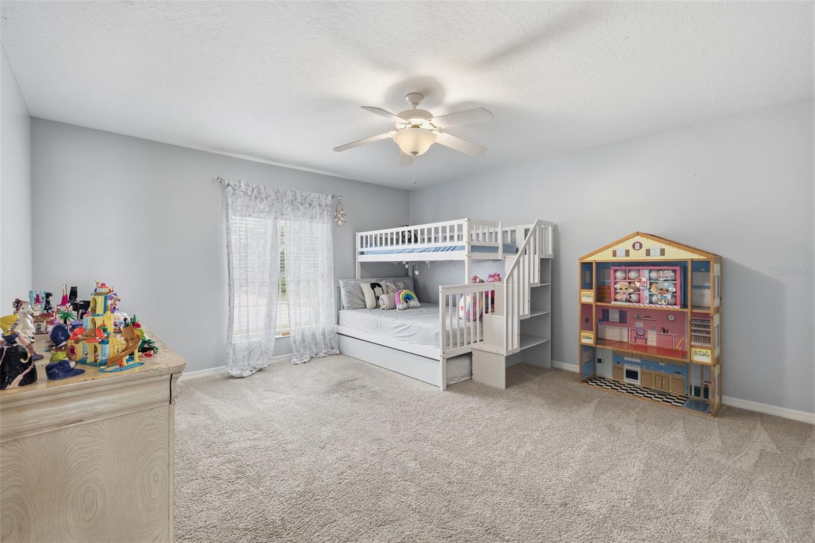 Listing photo id 32 for 522 Country Meadows Way