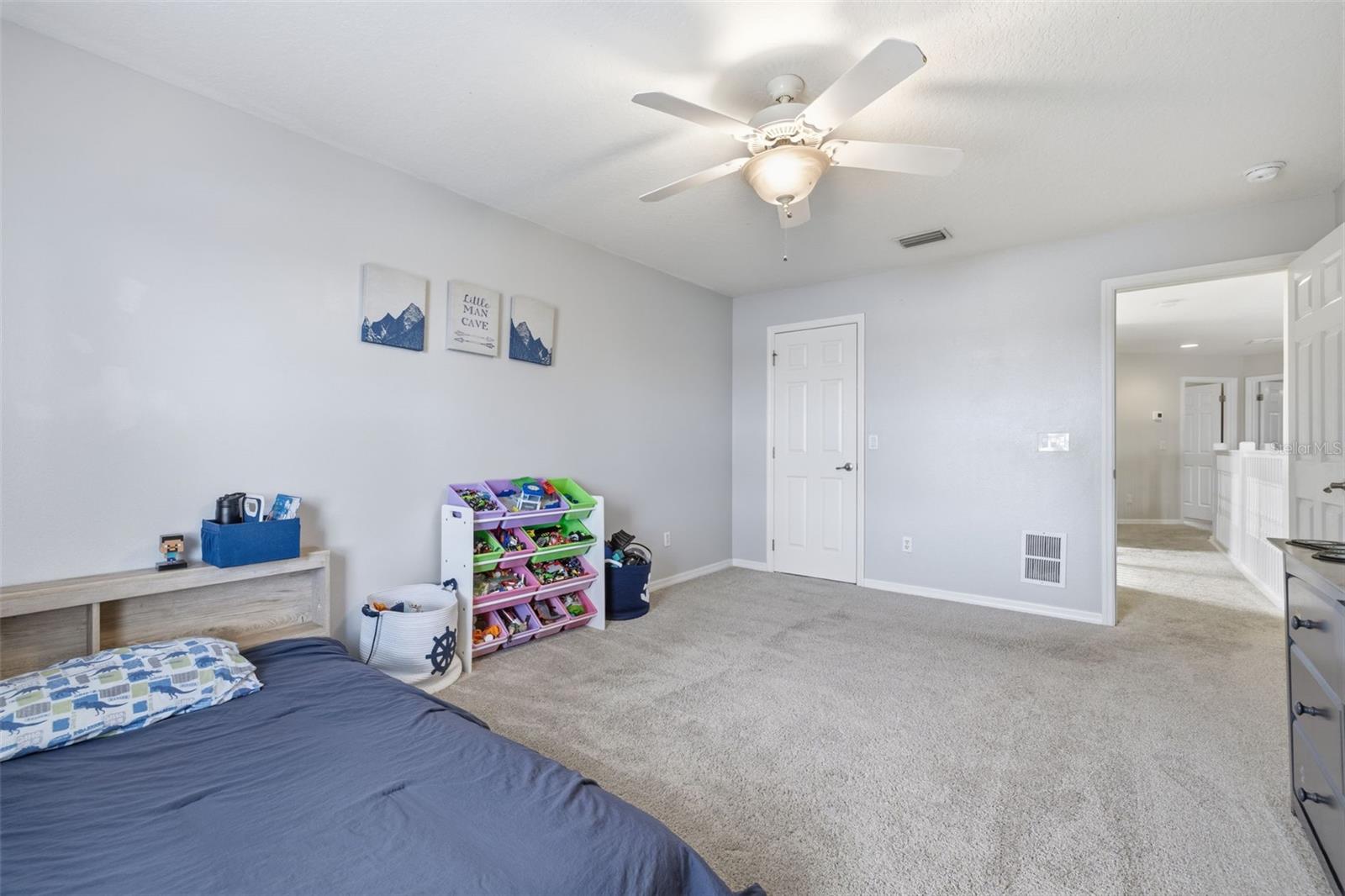 Listing photo id 34 for 522 Country Meadows Way