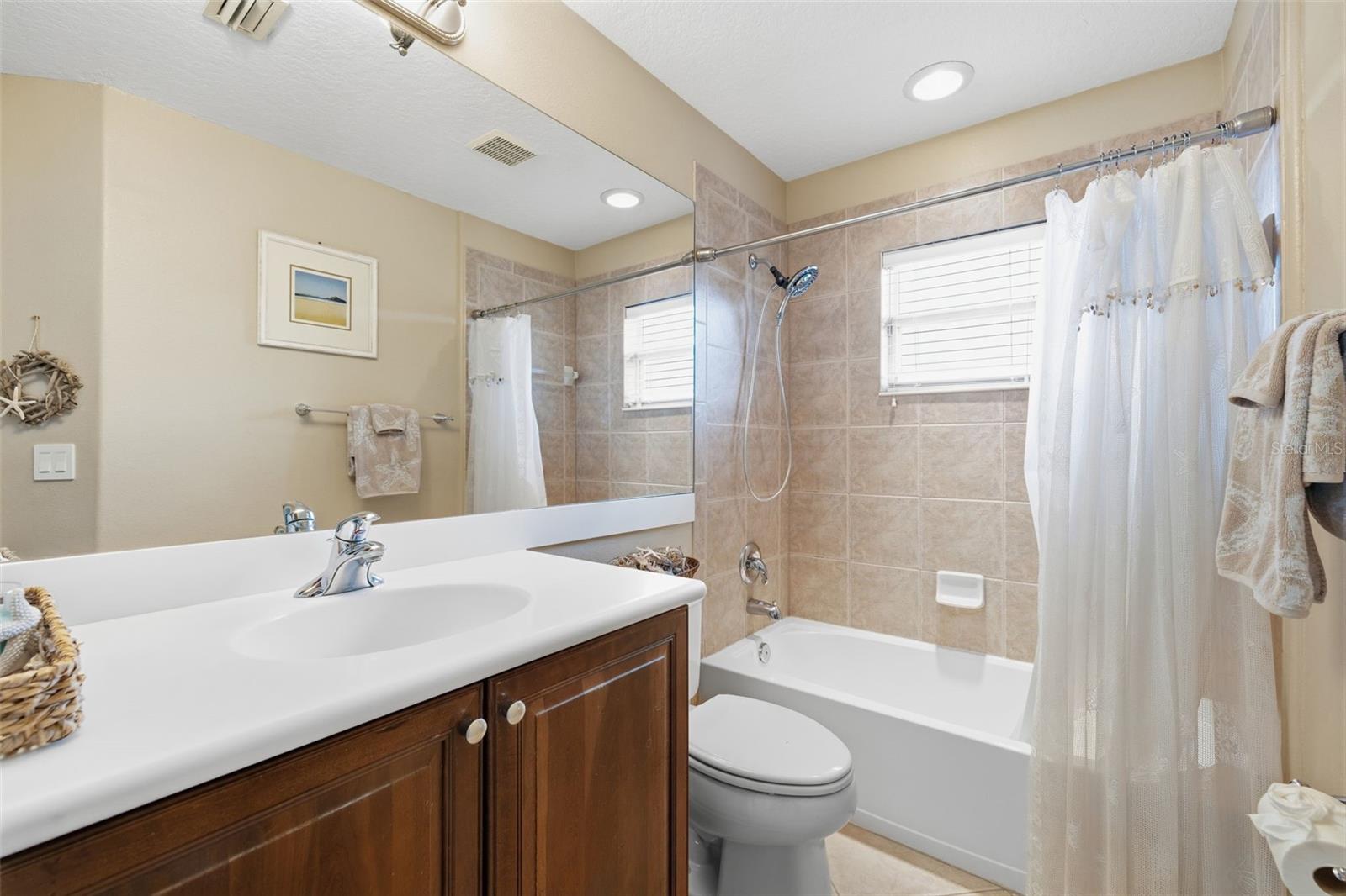 Listing photo id 37 for 522 Country Meadows Way