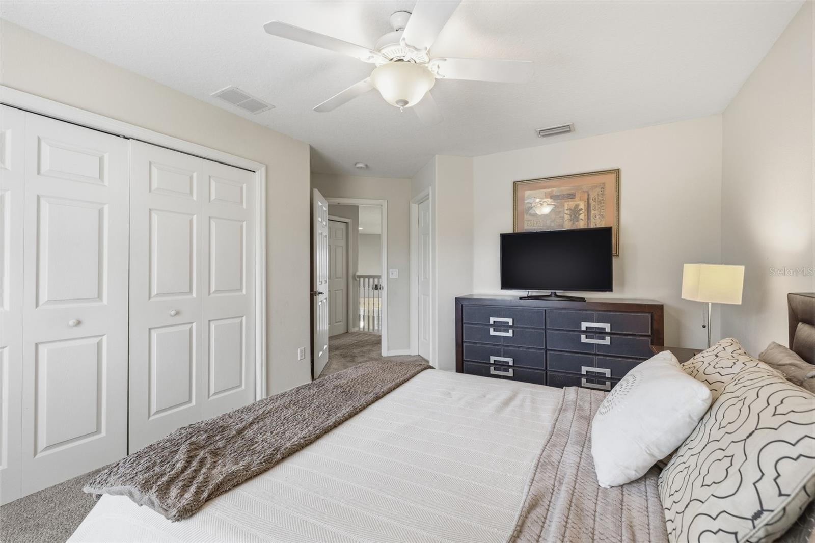 Listing photo id 38 for 522 Country Meadows Way