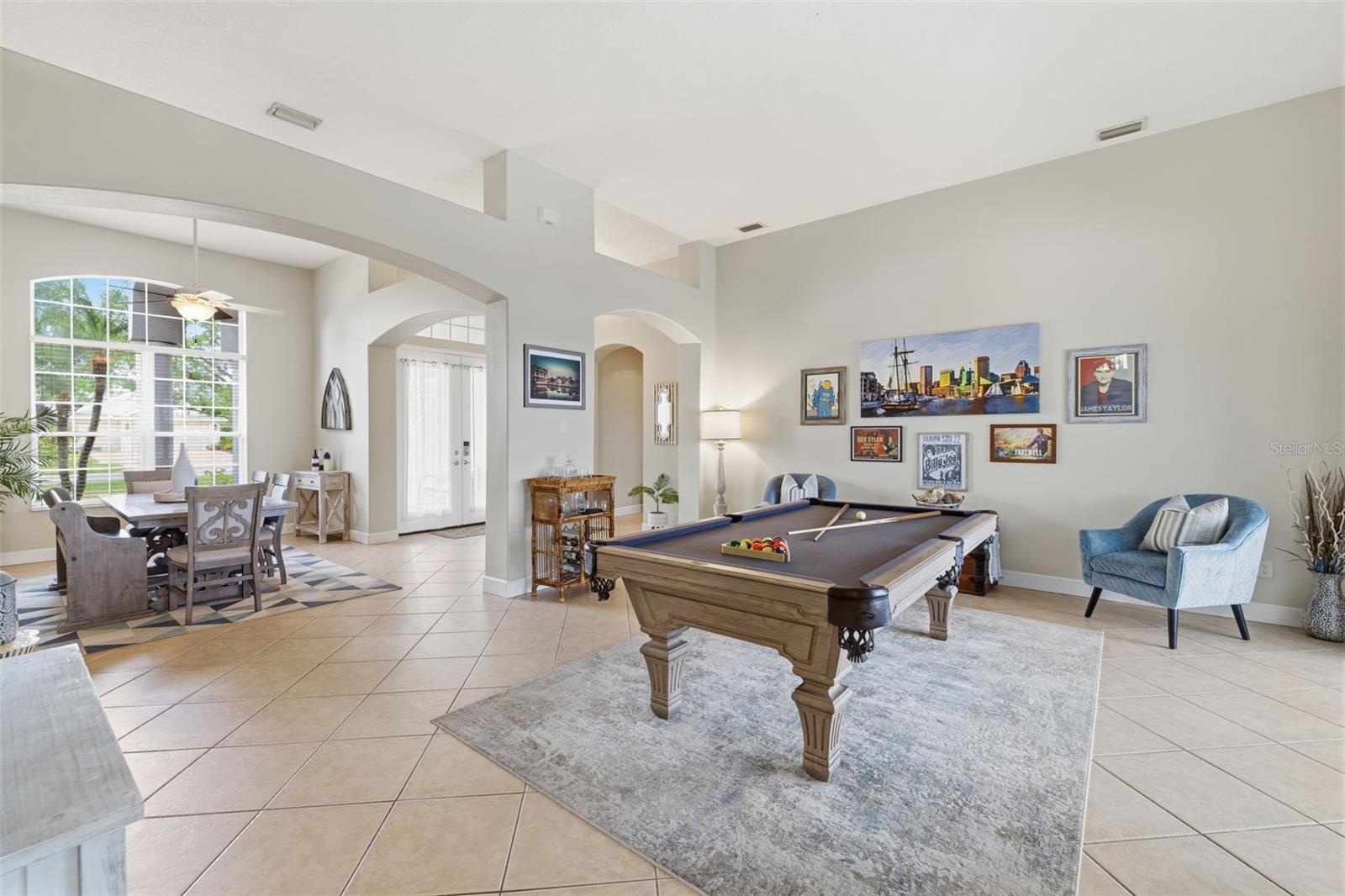 Listing photo id 4 for 522 Country Meadows Way