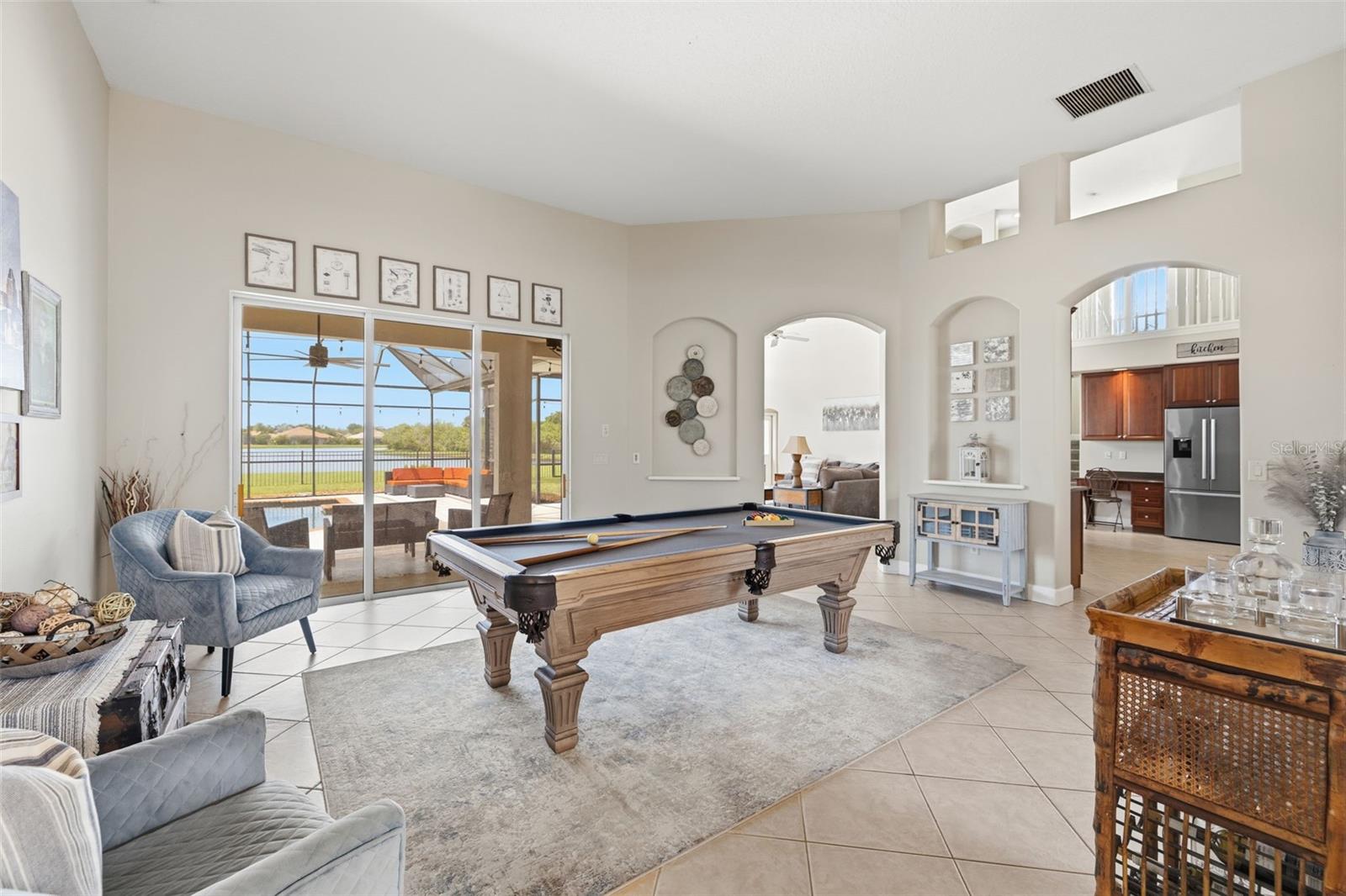 Listing photo id 6 for 522 Country Meadows Way