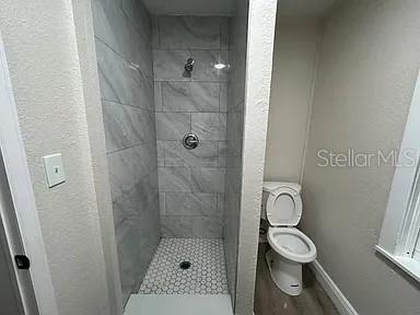 Image 4 of 5 For 725 16th Avenue Nw