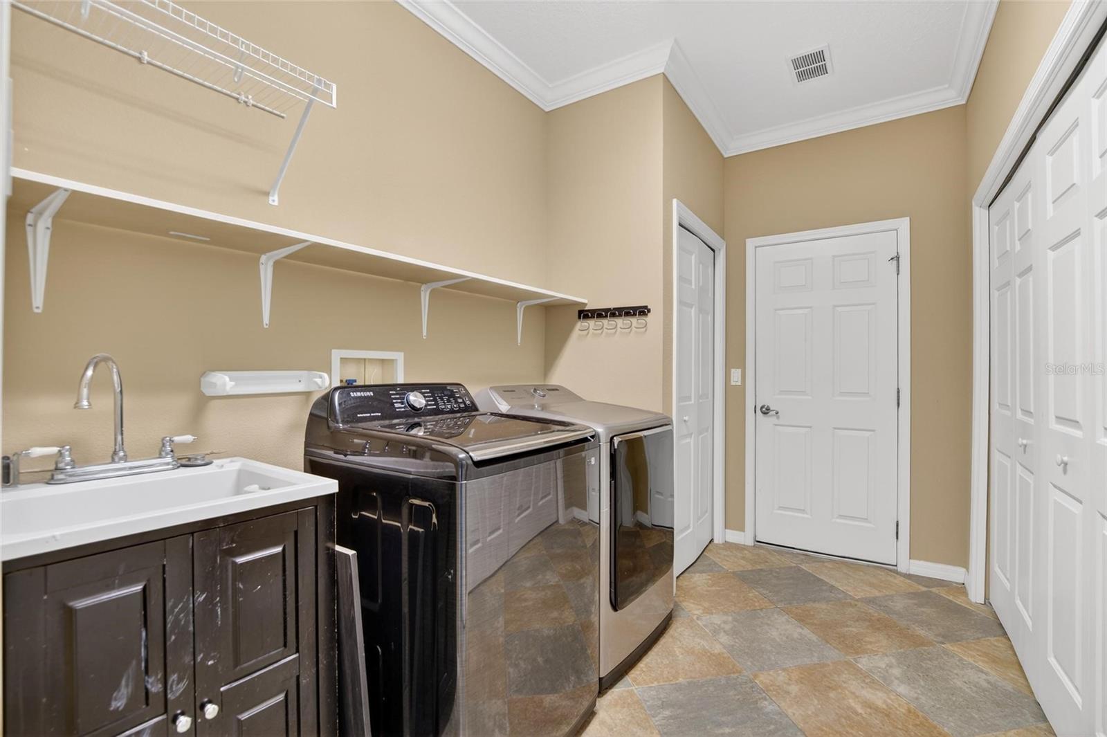 Image 39 of 97 For 9454 Swift Creek Circle