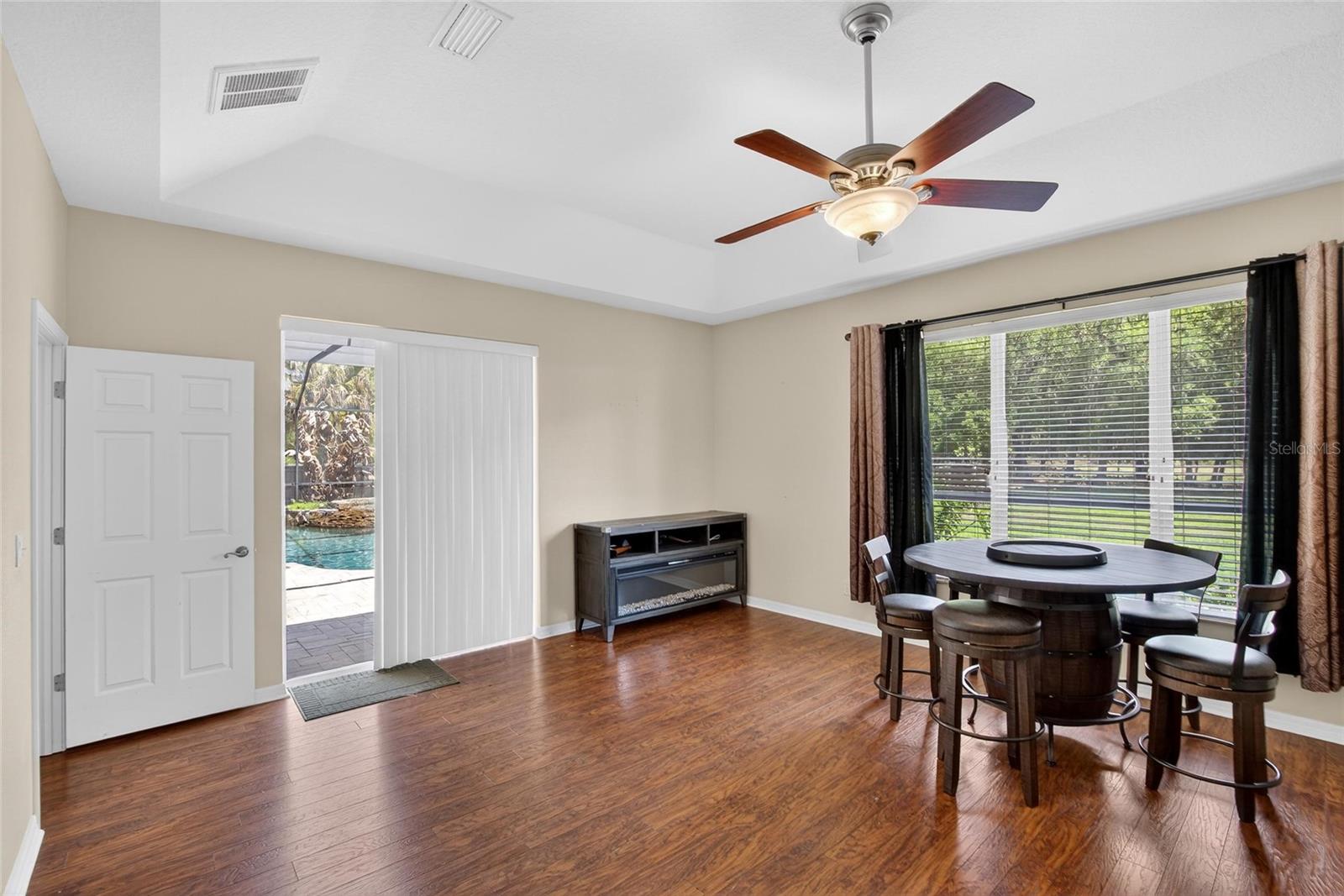 Image 52 of 97 For 9454 Swift Creek Circle