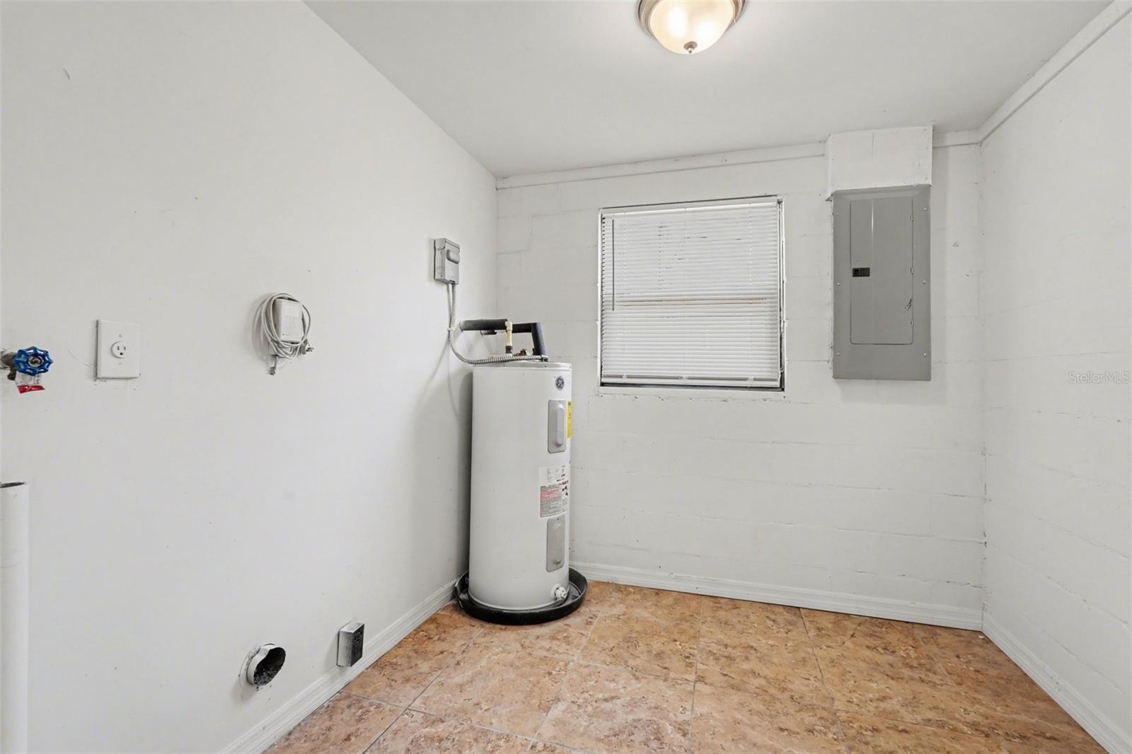 Image 24 of 28 For 4923 82nd Street