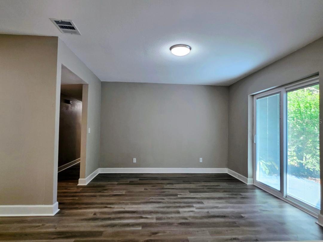 Image 4 of 20 For 12022 Riverhills Drive