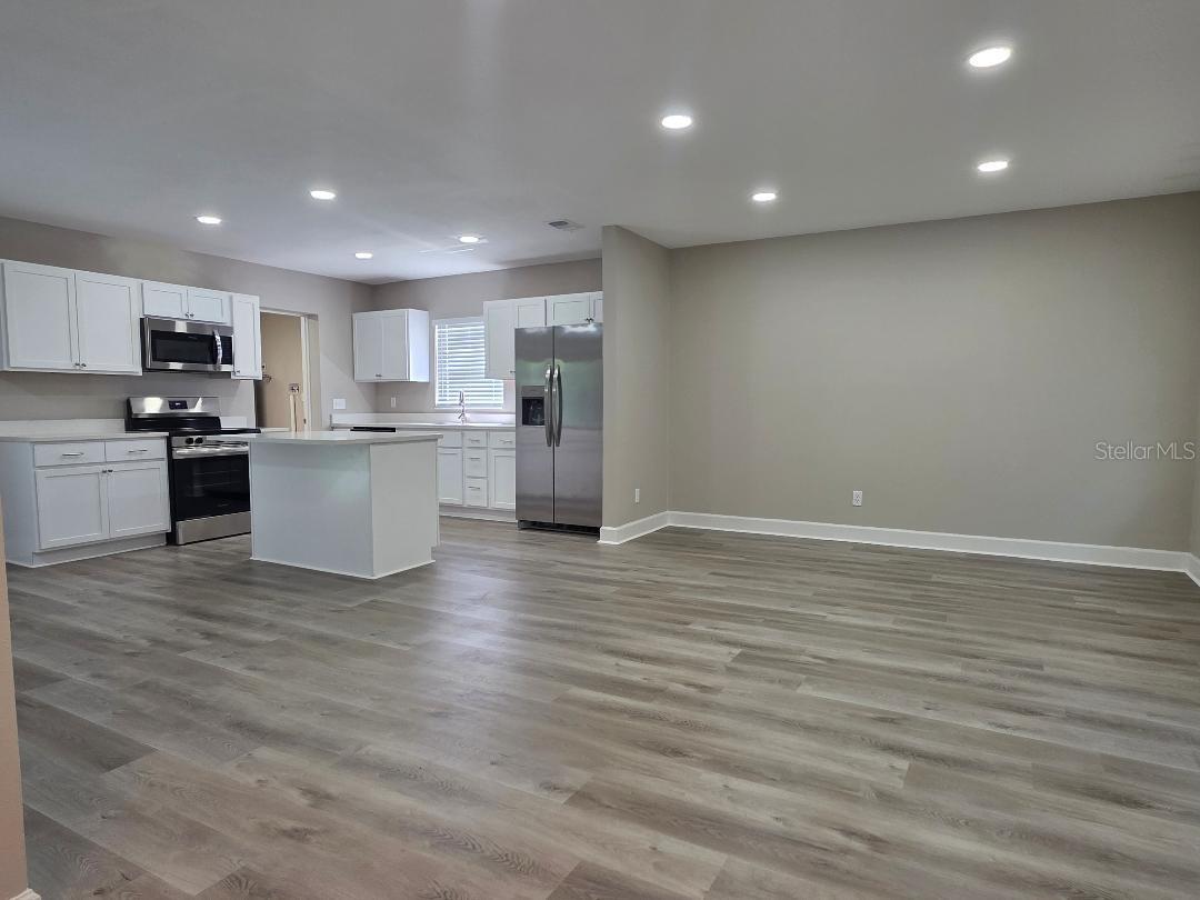 Image 8 of 20 For 12022 Riverhills Drive