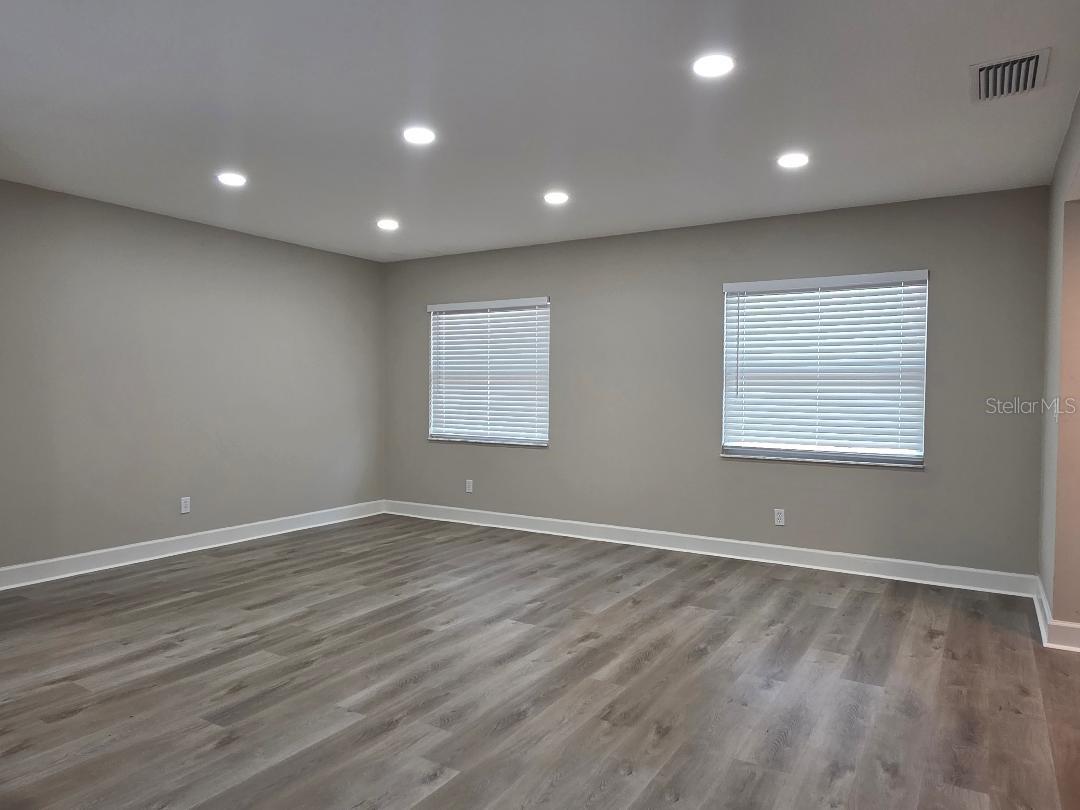 Image 9 of 20 For 12022 Riverhills Drive